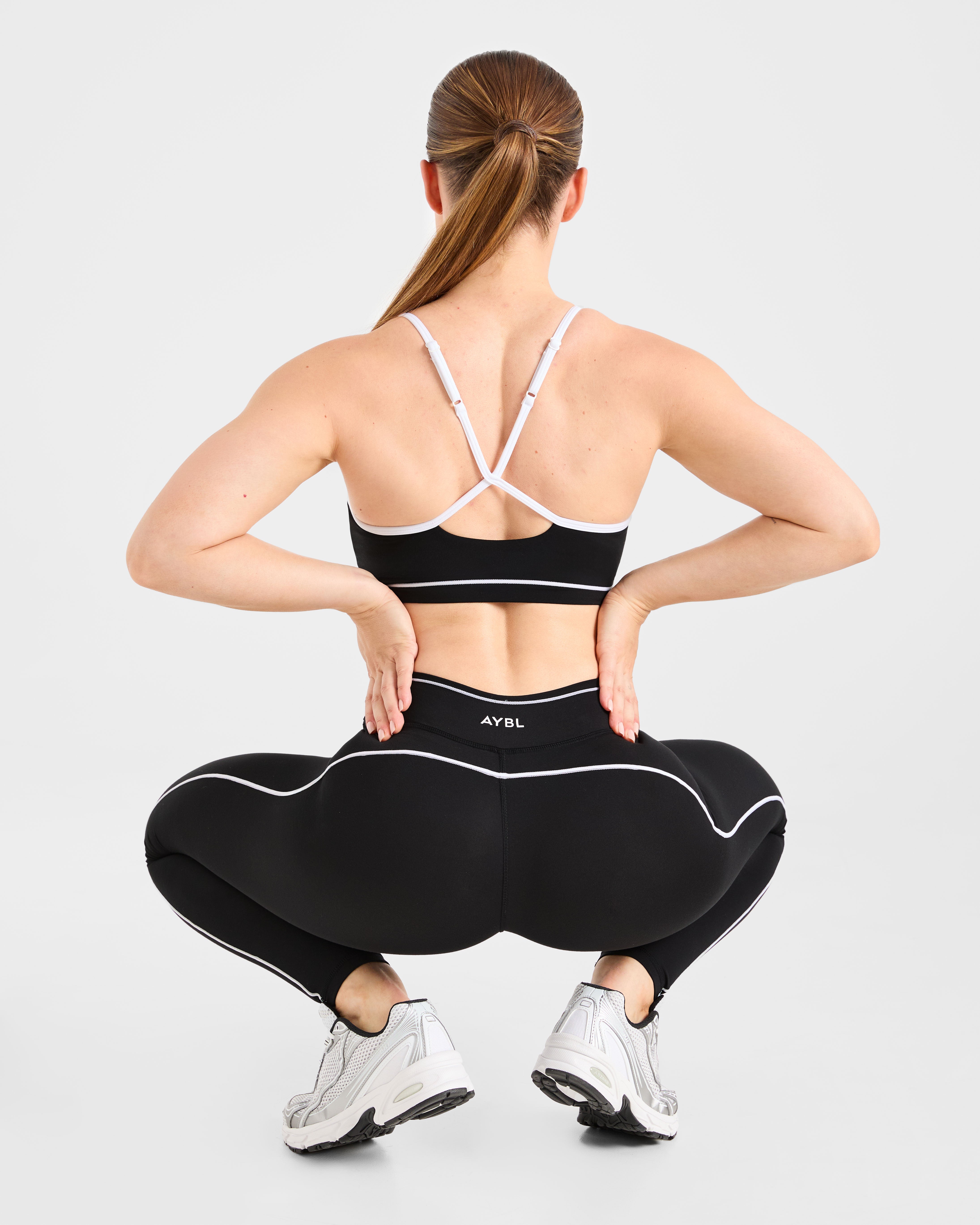Form Sports Bra - Black