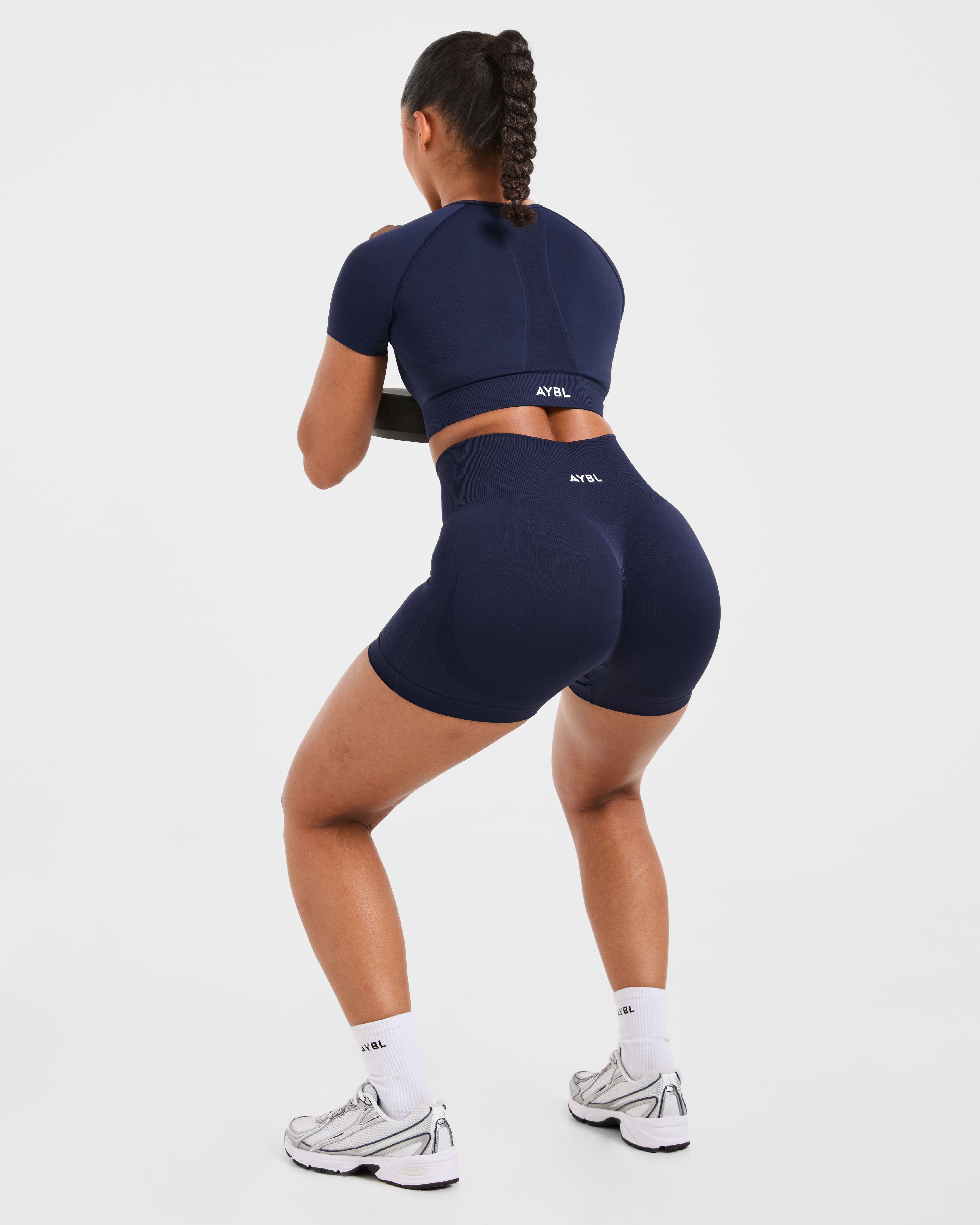 Nahtloses Empower-Crop-Top – Marineblau