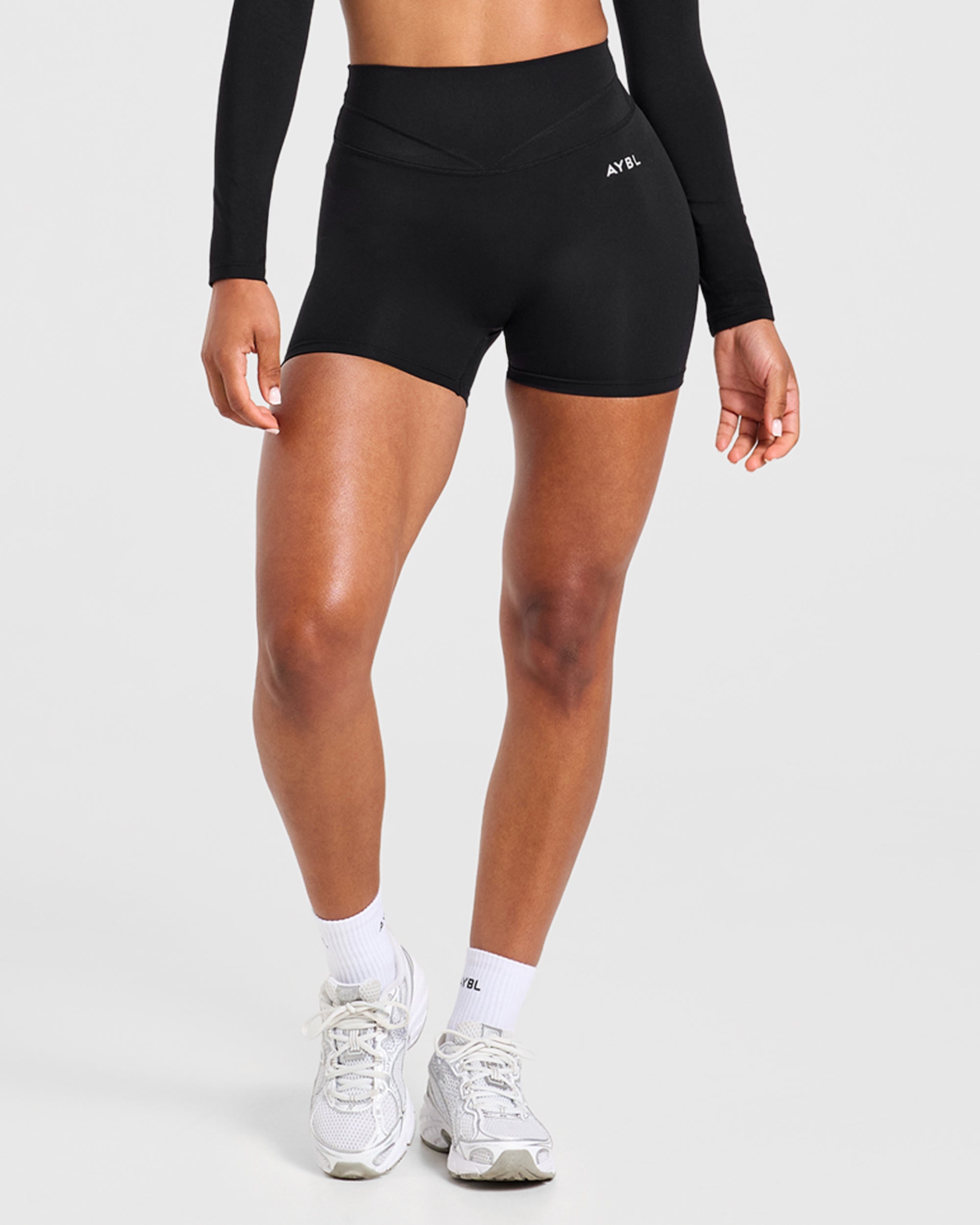 Engage Shorts - Black