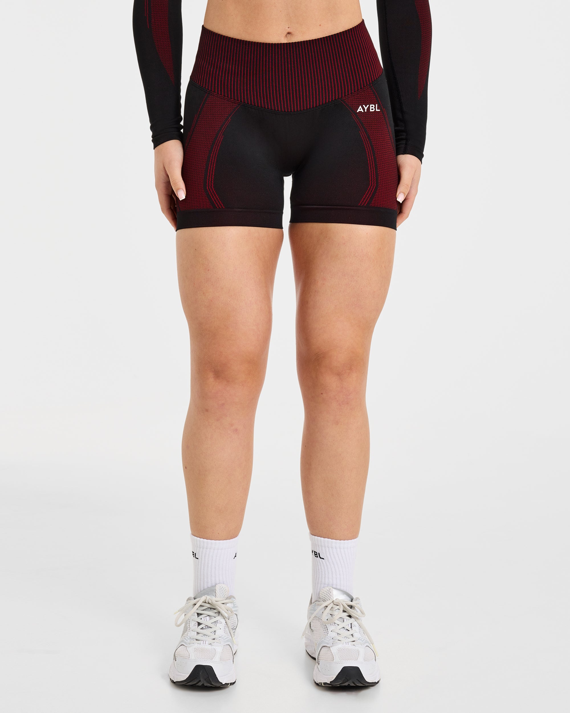 Charge Seamless Shorts - Black/Red