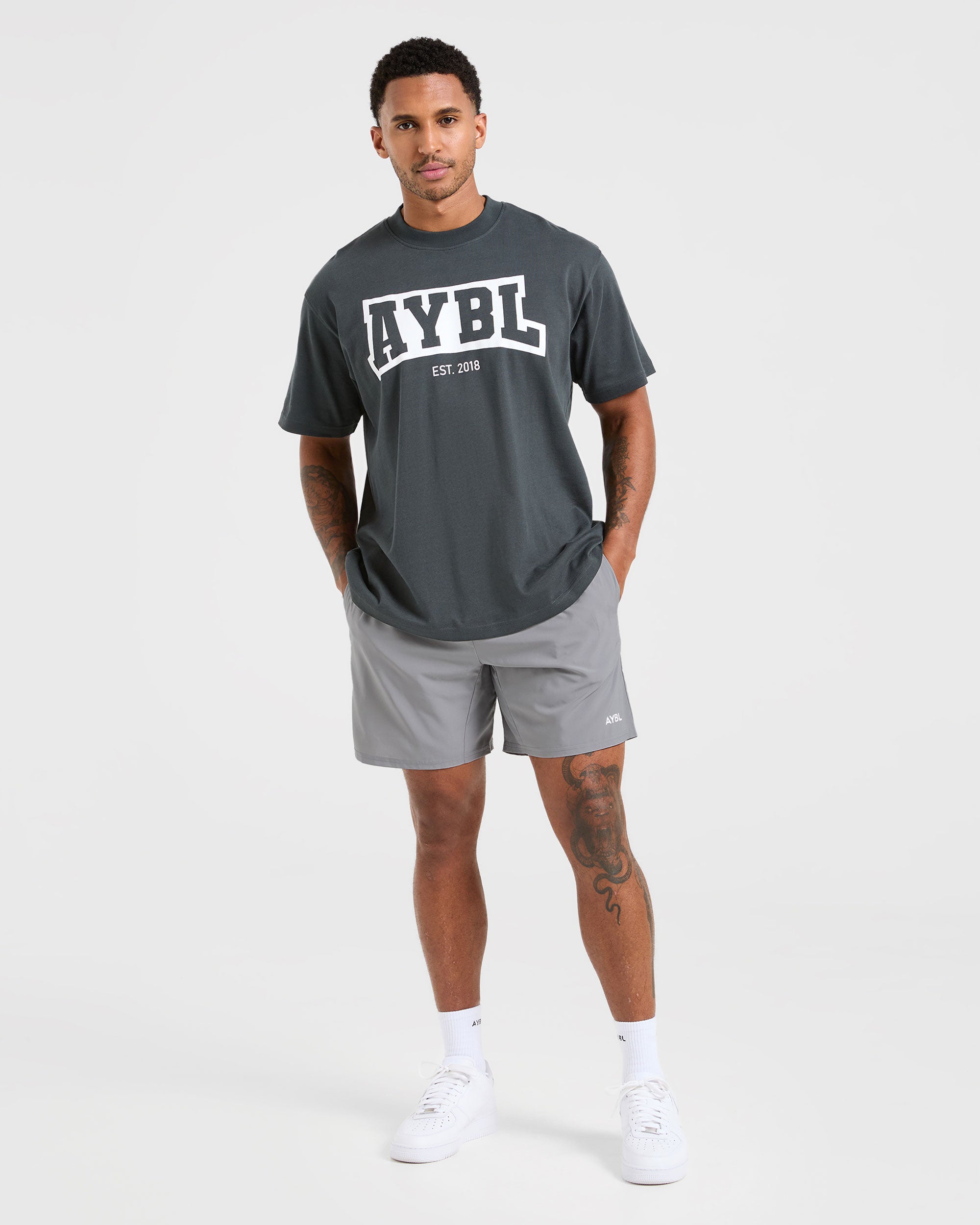 Core 7" Shorts – Grau