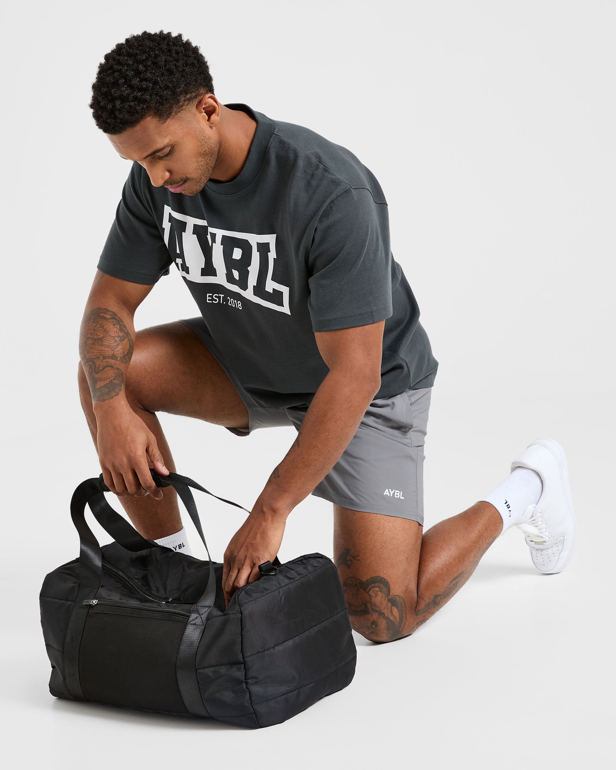 Core 7" Shorts – Grau