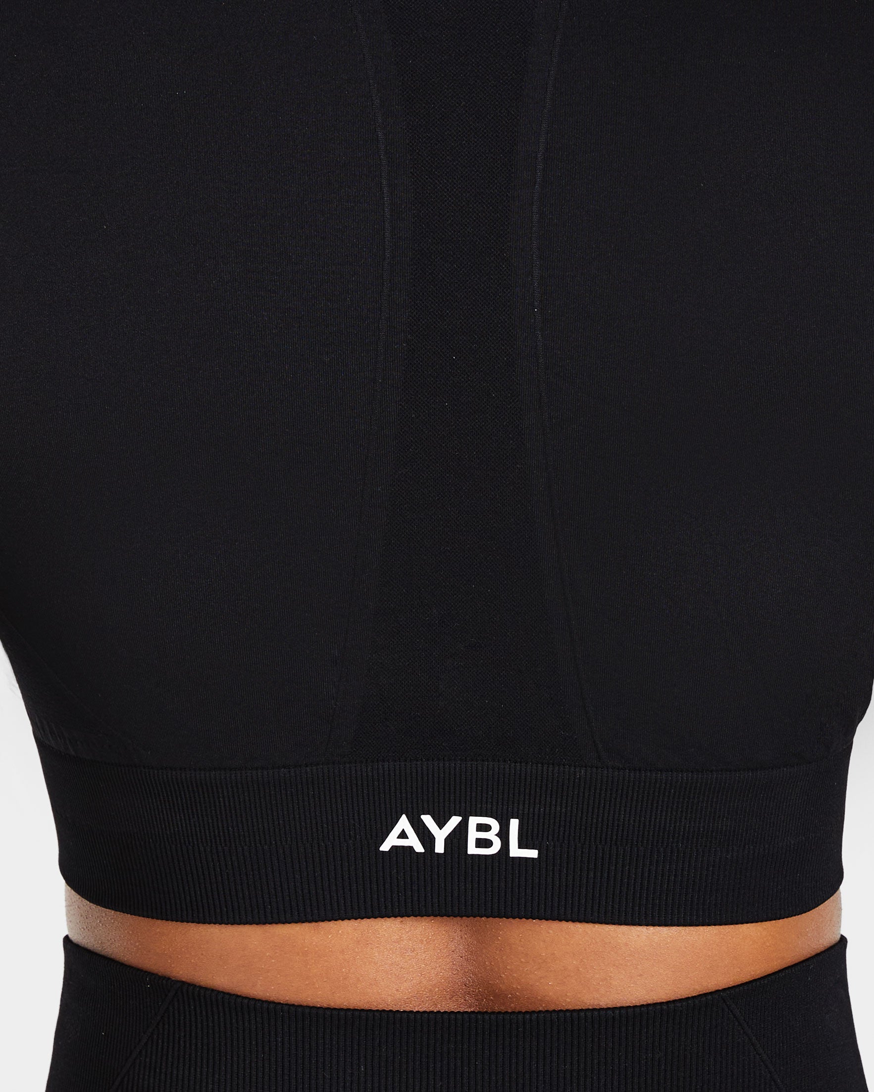 Empower Nahtloses Langarm-Crop-Top – Schwarz