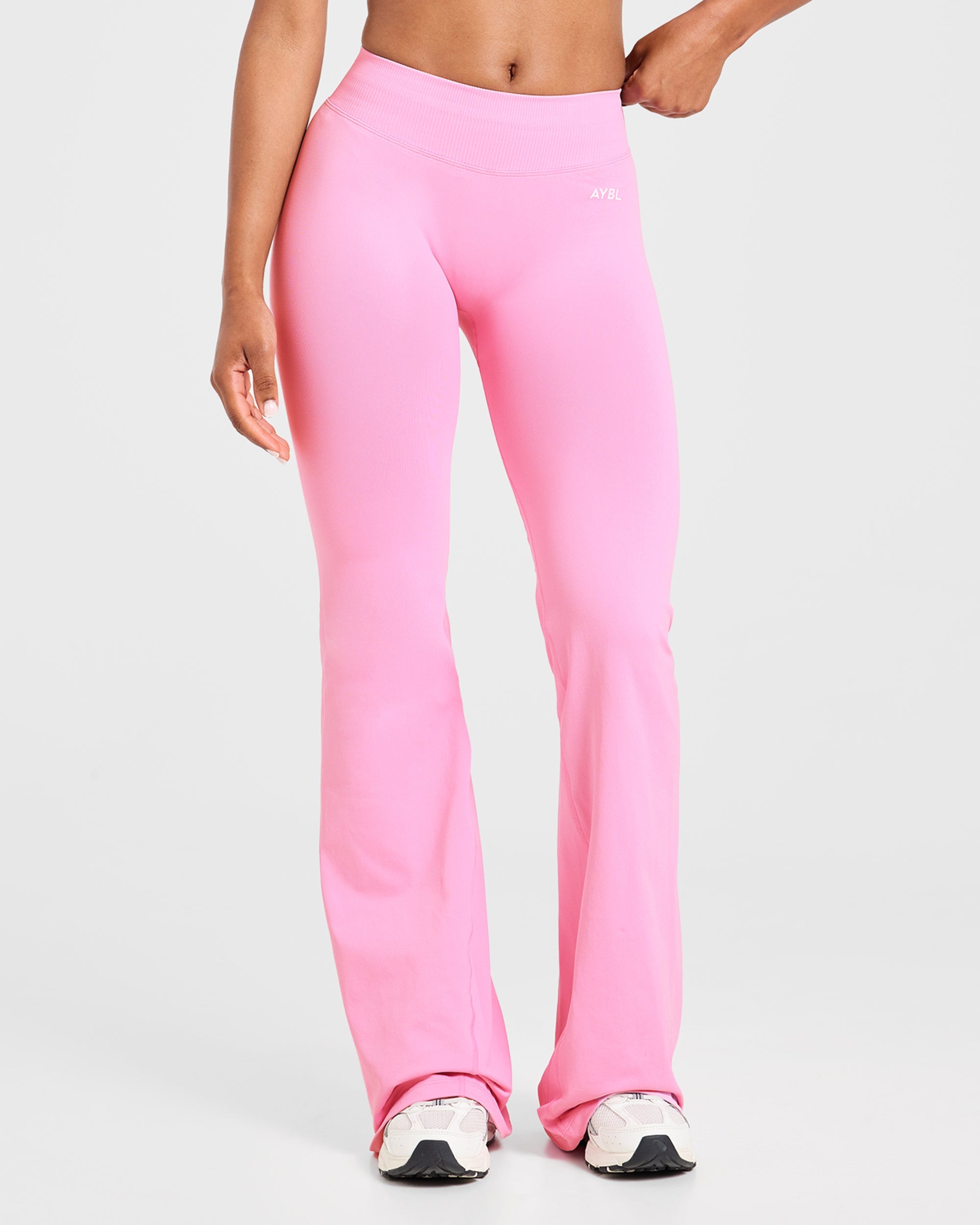 Enhance Seamless Flared Leggings - Sugar Pink
