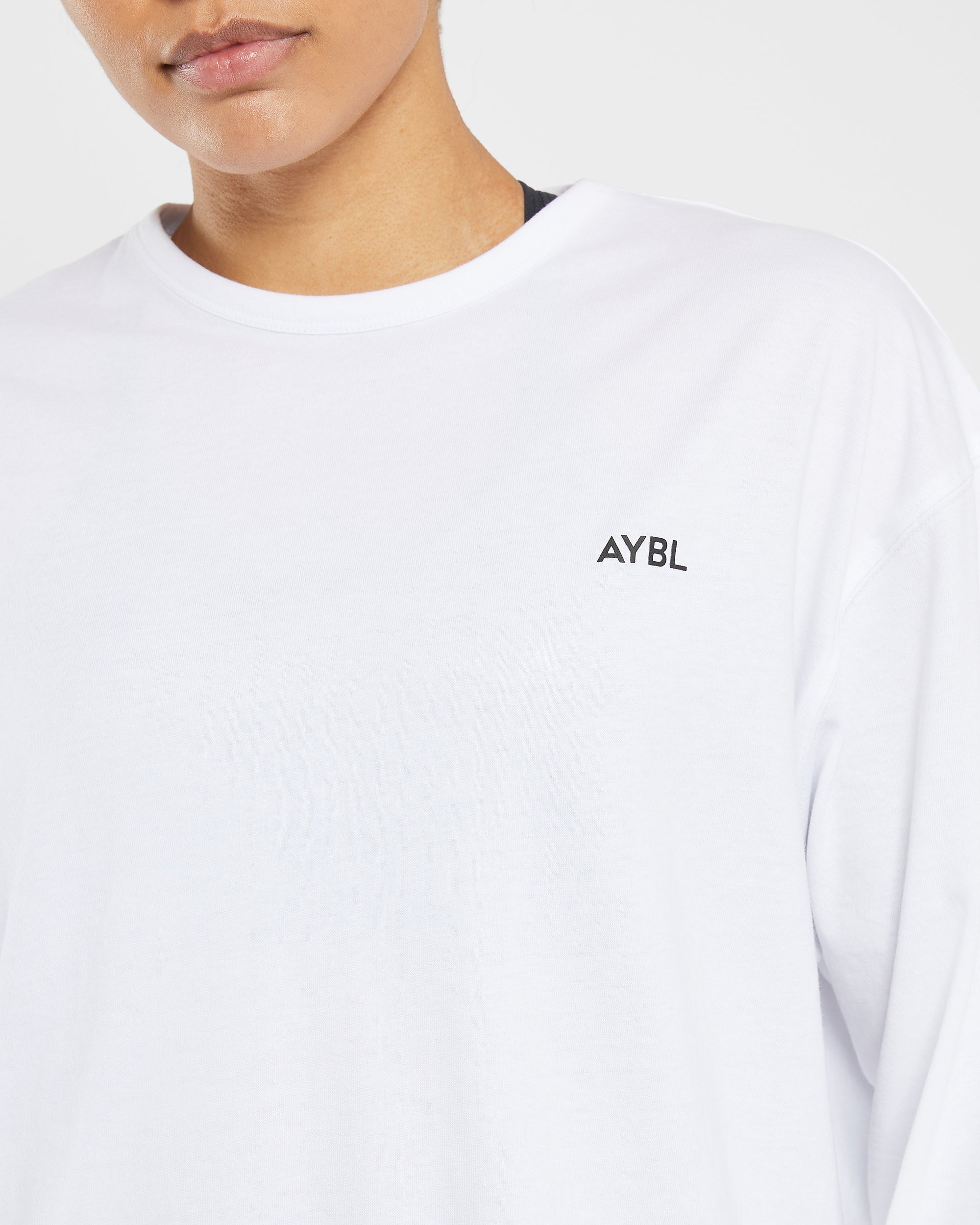 Essential übergroßes Langarm-T-Shirt – Weiß