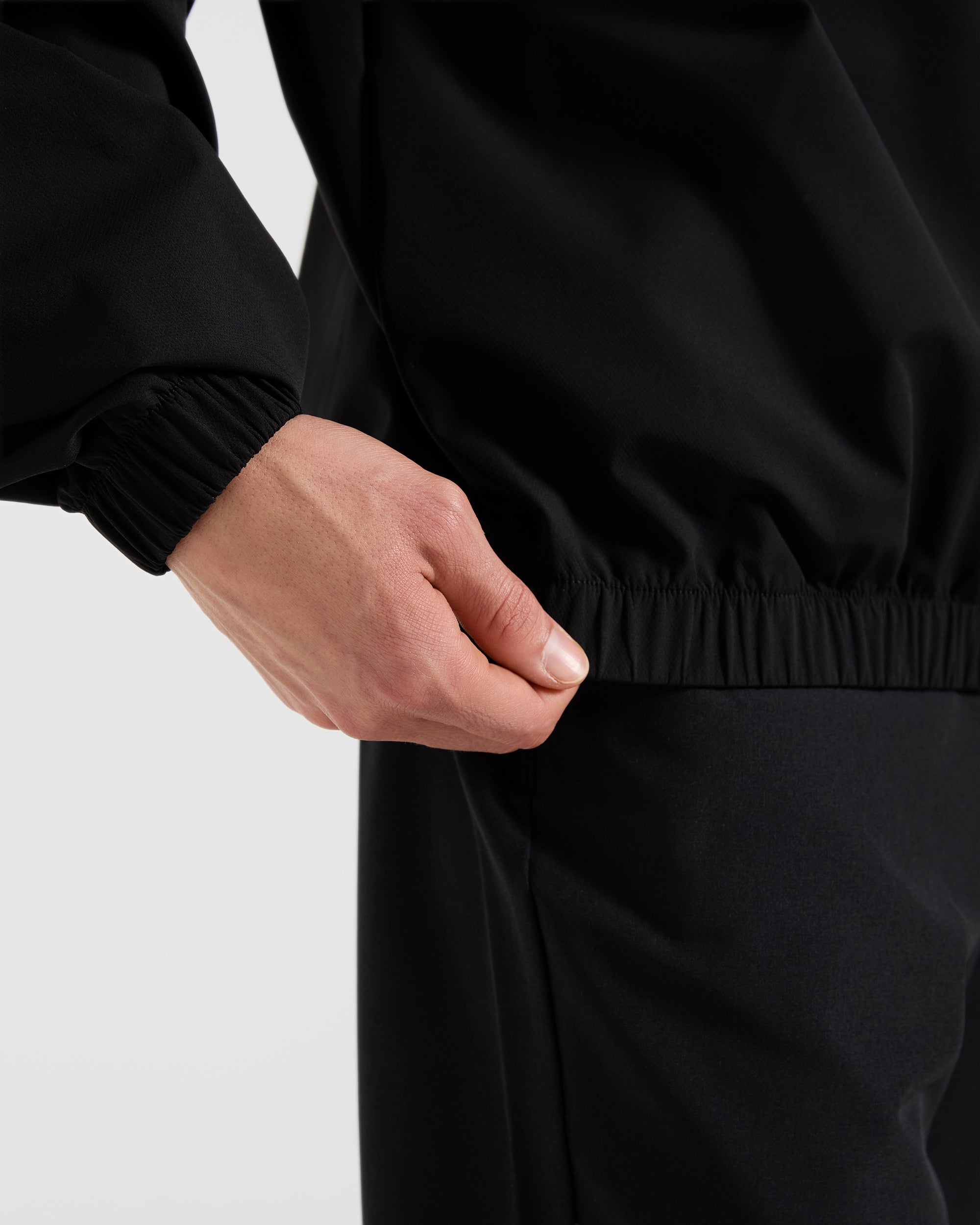 Precision 1/4 Zip Wind Pullover - Black