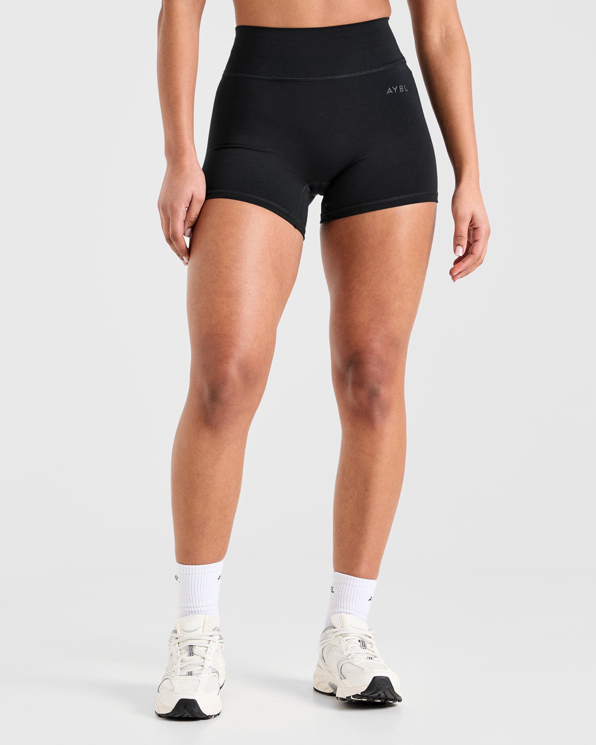 Staple Shorts - Black