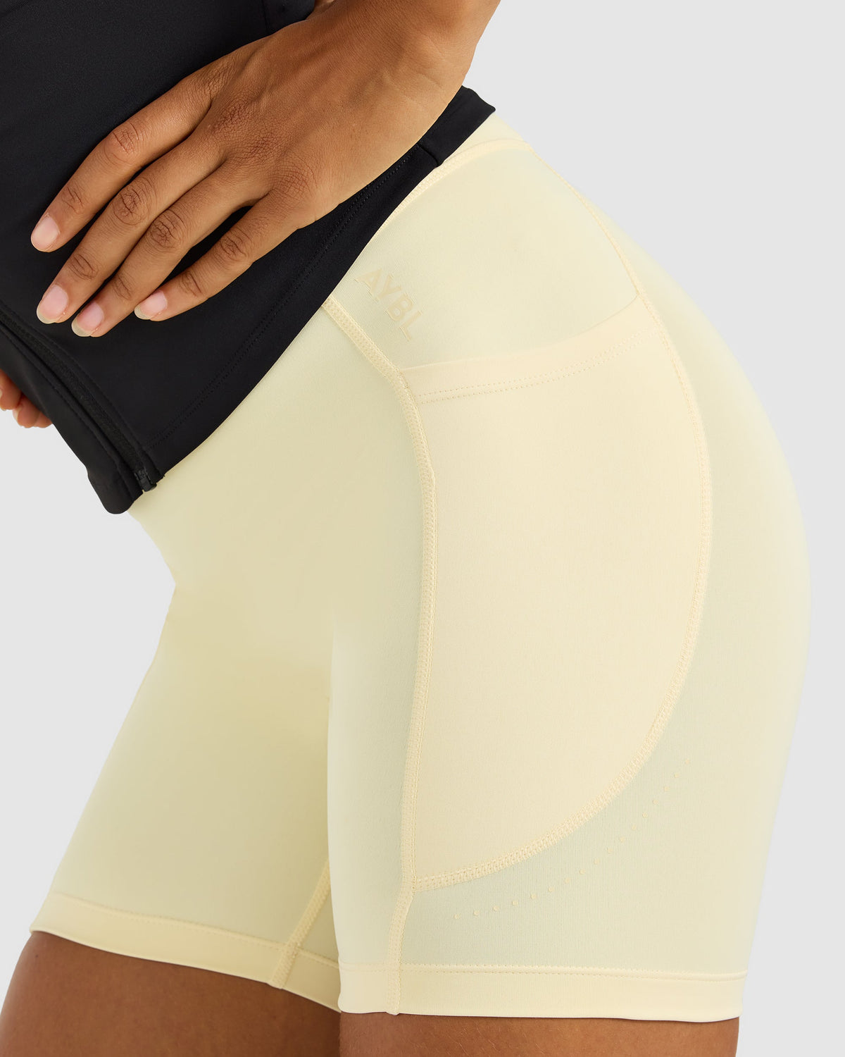 Run Pocket Shorts - Butter Yellow