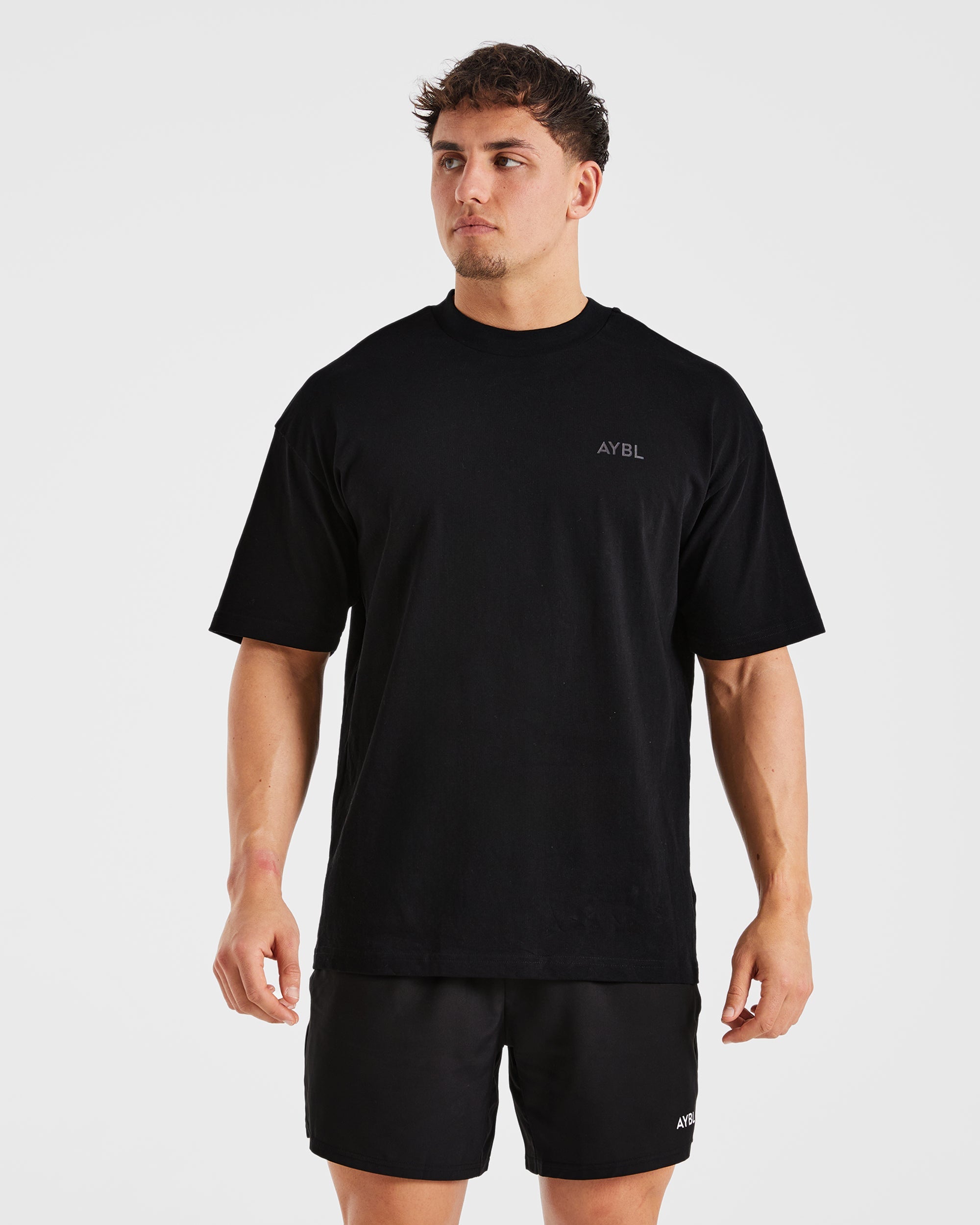 Essential übergroßes T-Shirt – Schwarz