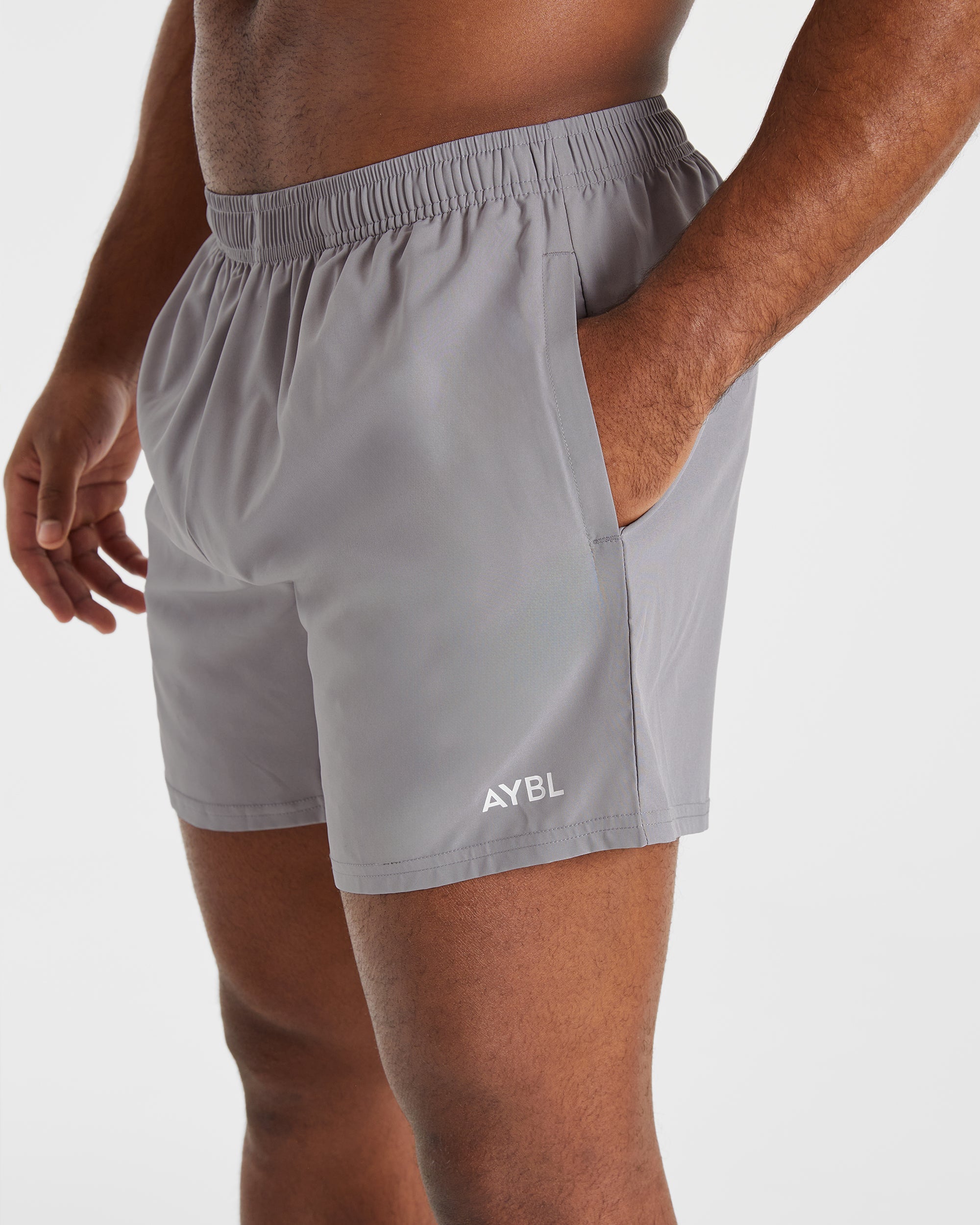 Core 5" Shorts – Grau