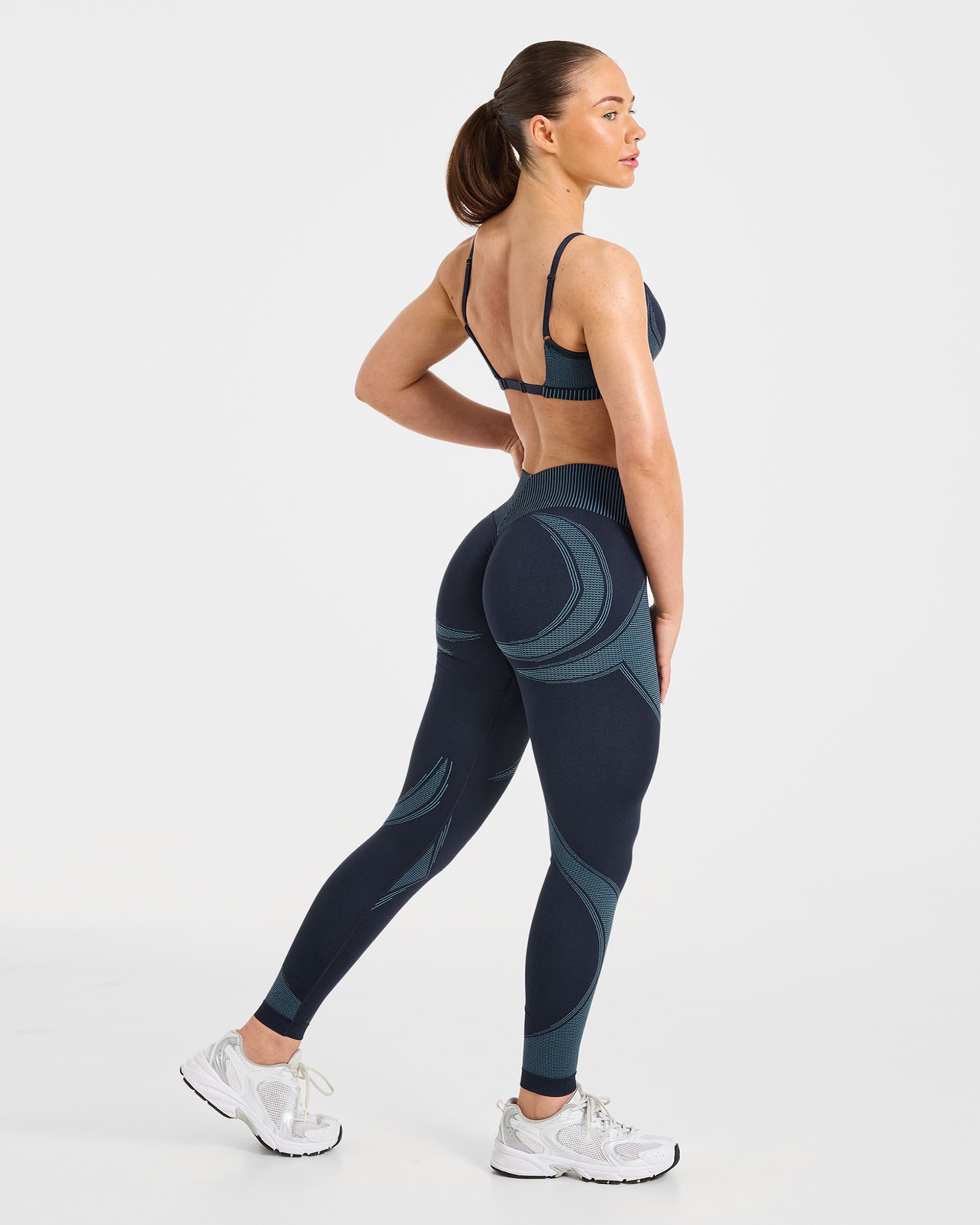 Charge Seamless Sports Bra - Navy