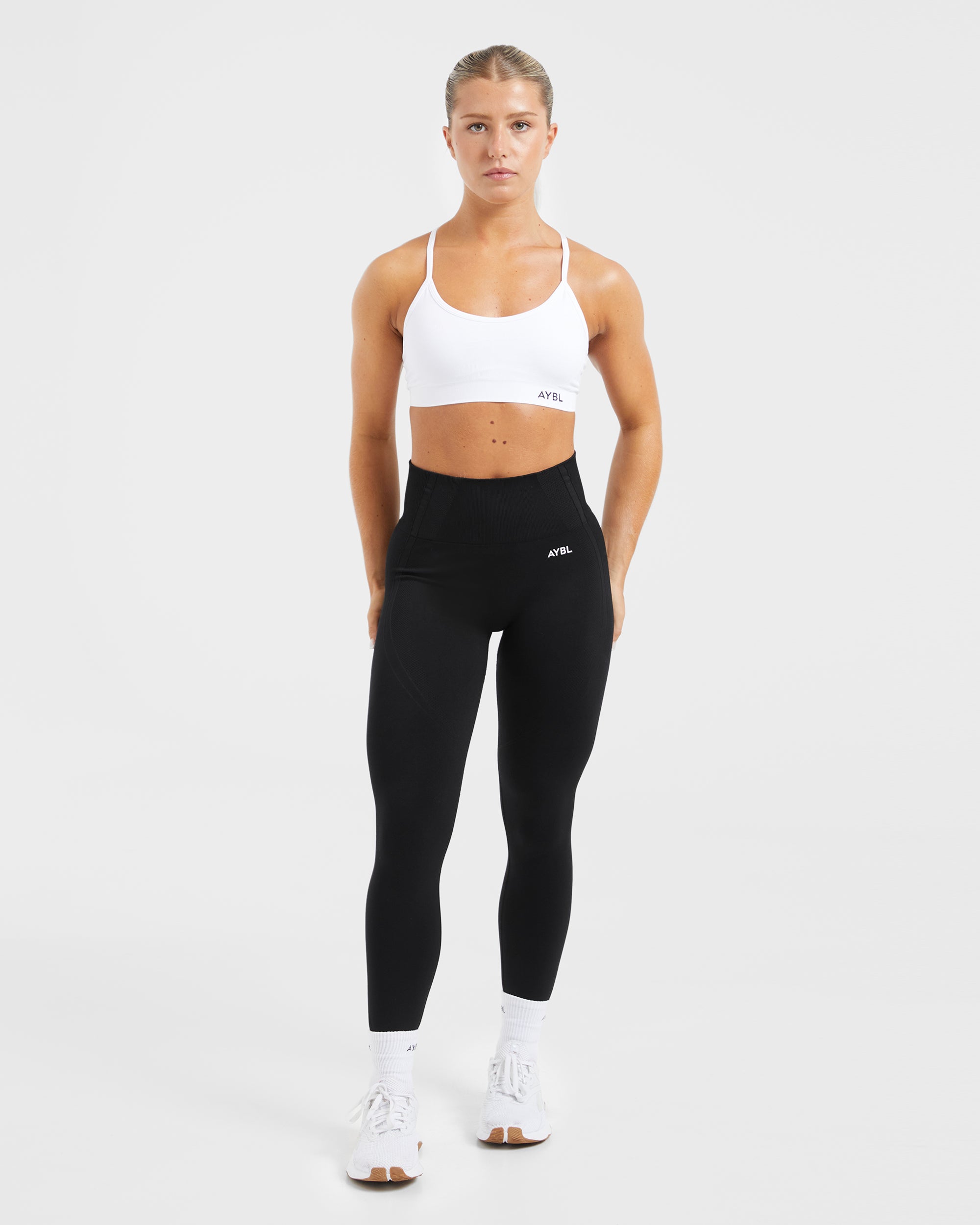 Essential Seamless V Neck Sports Bra - White