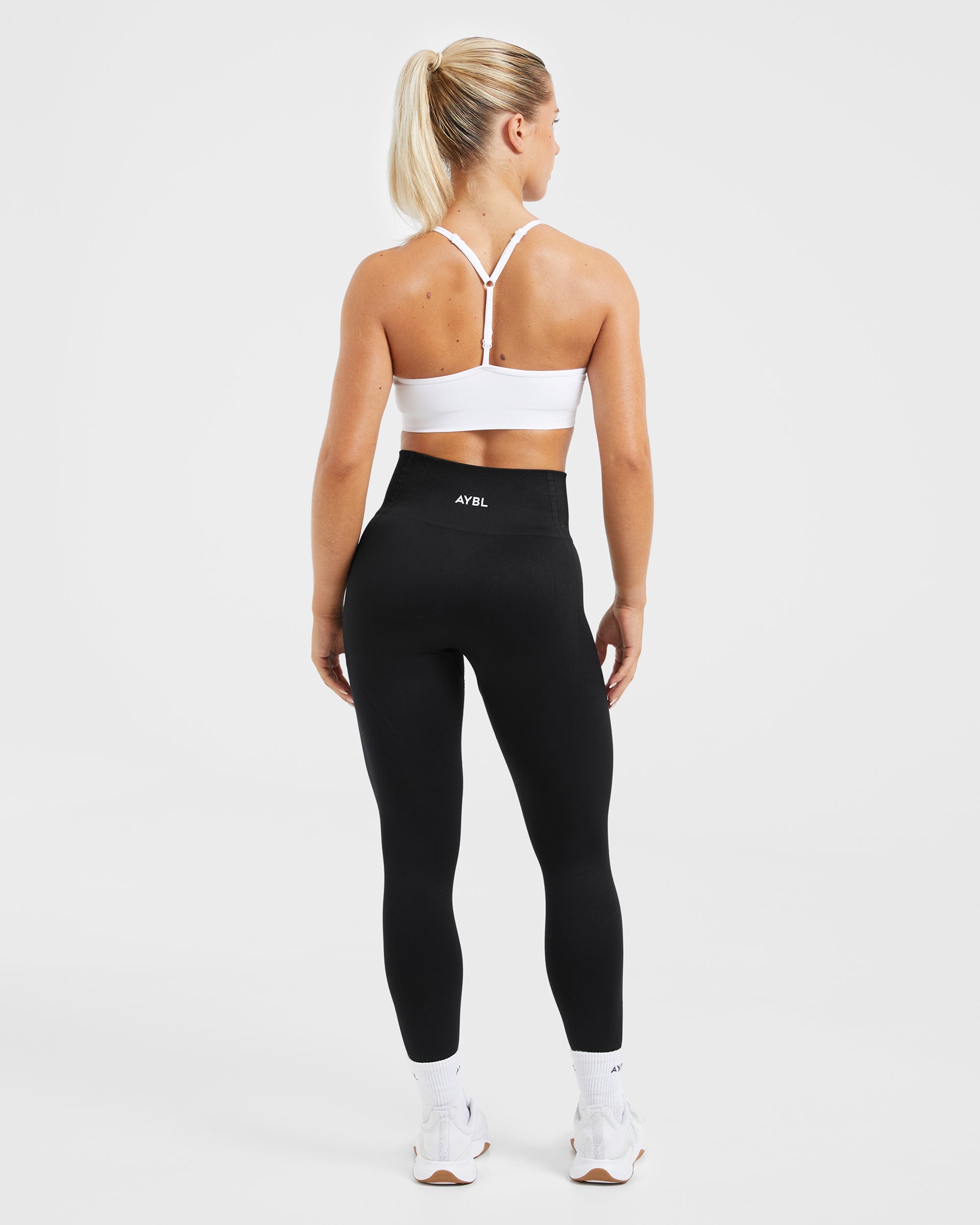 Essential Seamless V Neck Sports Bra - White