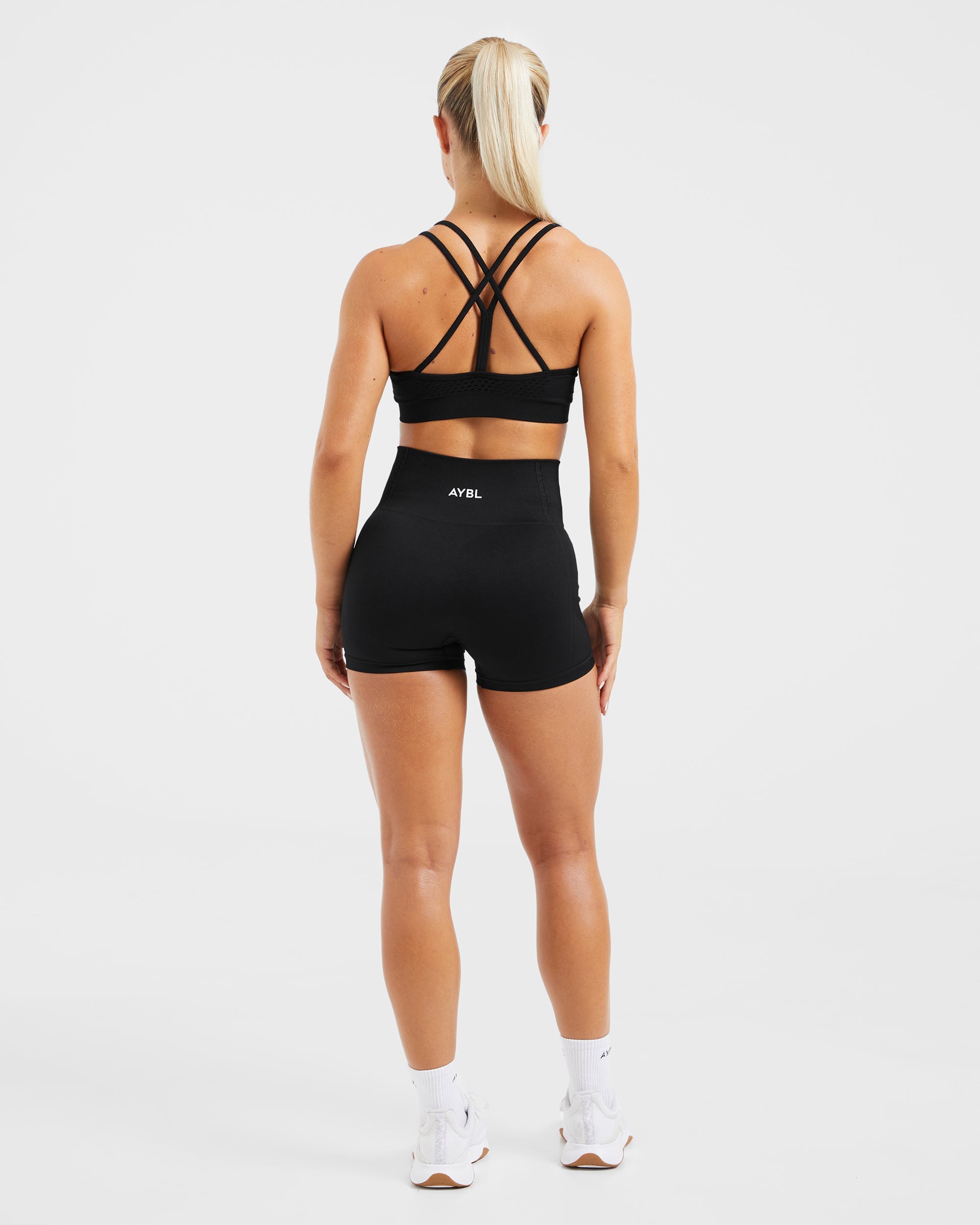 Essential Seamless Strappy Sports Bra - Black