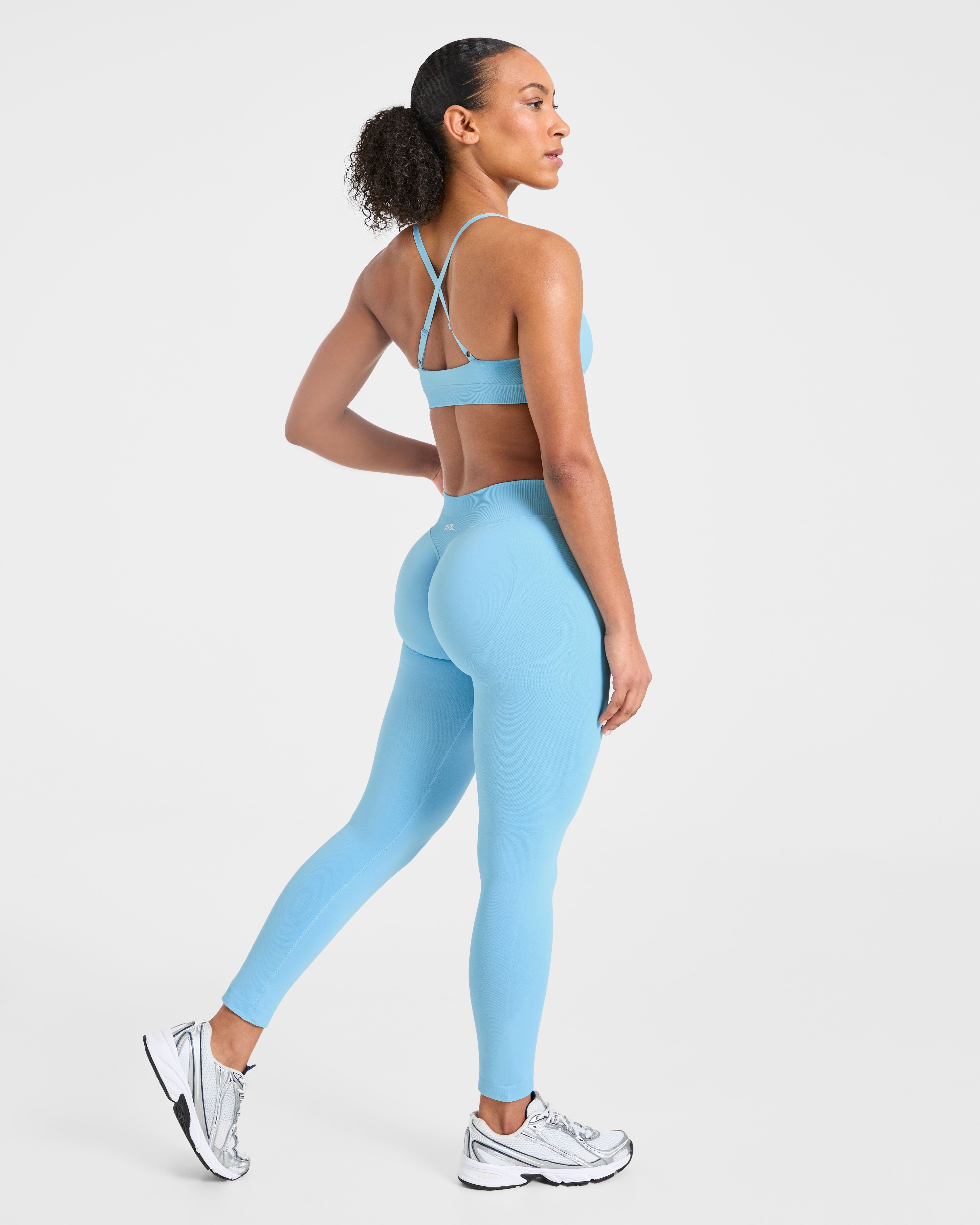Enhance Seamless Sports Bra - Powder Blue