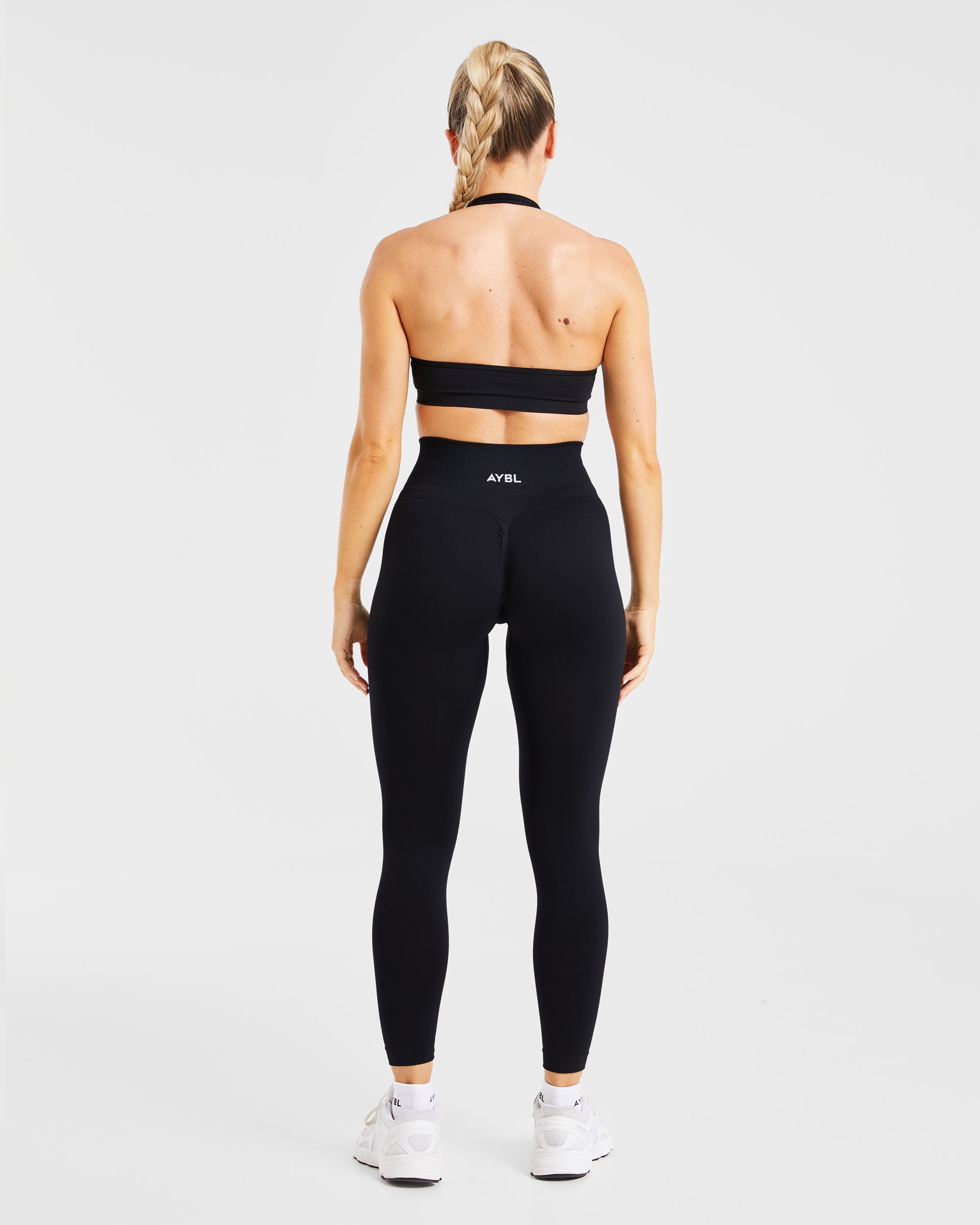 Essential Seamless Halterneck Sports Bra - Black