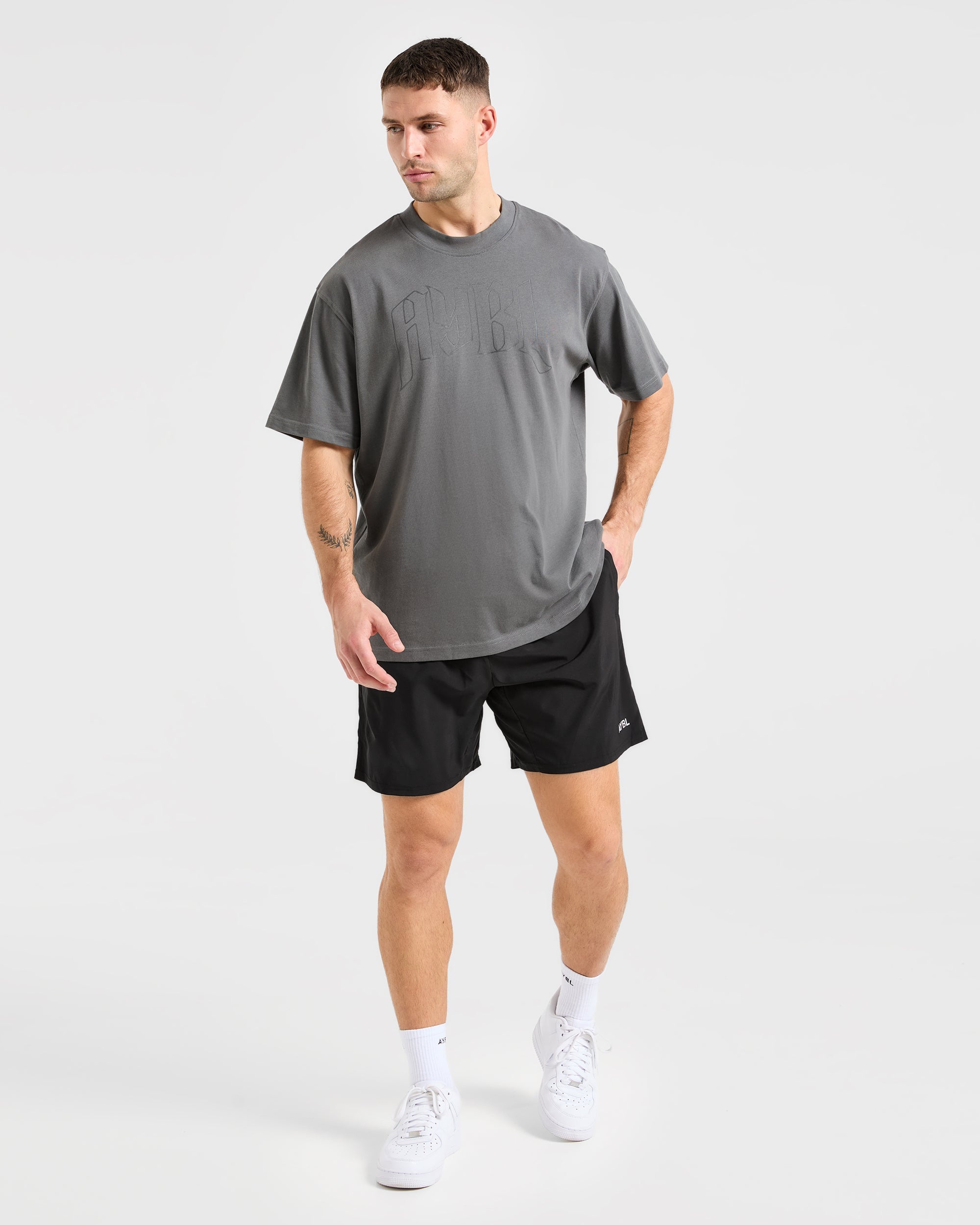 Core 7" Shorts – Schwarz