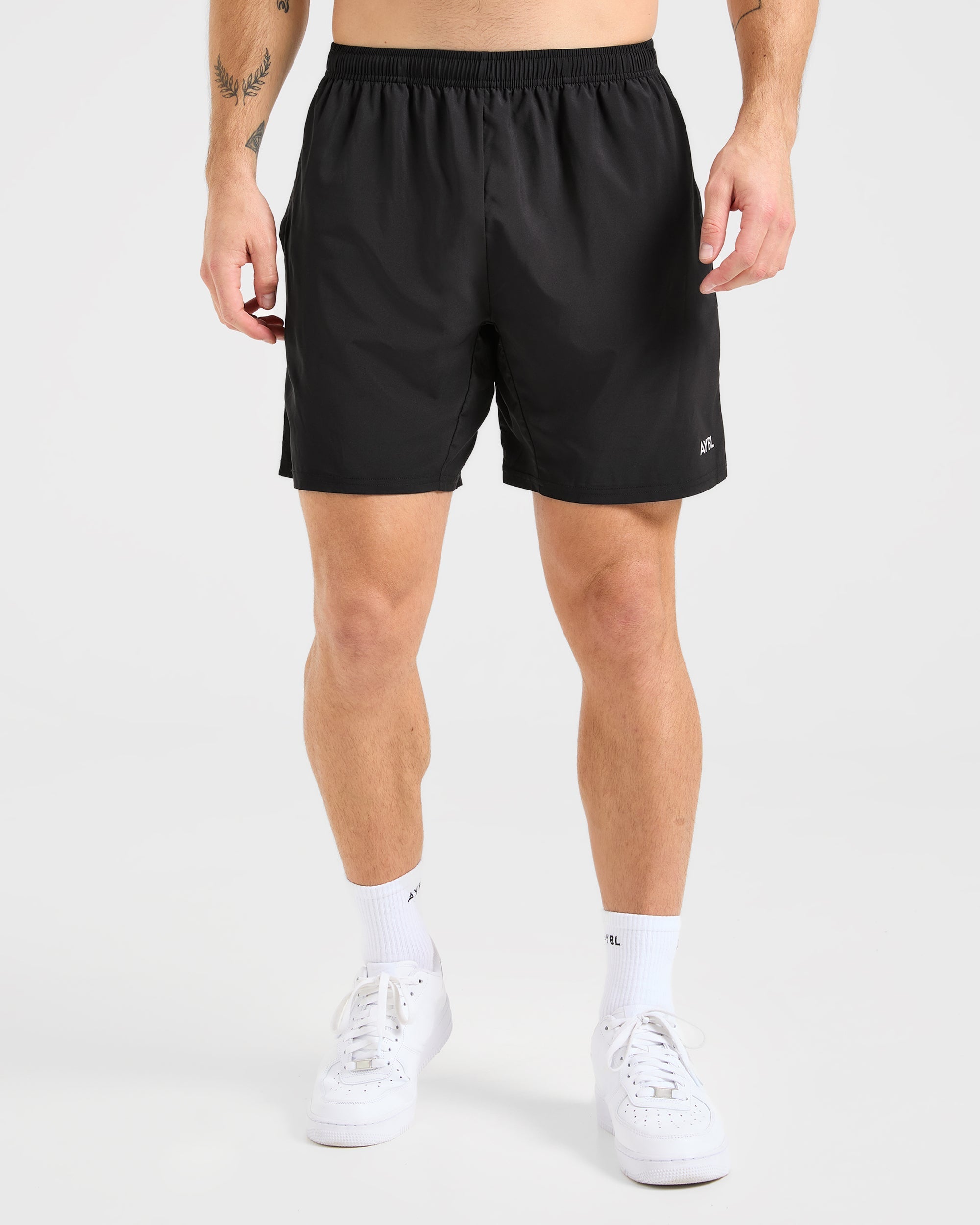 Core 7" Shorts – Schwarz