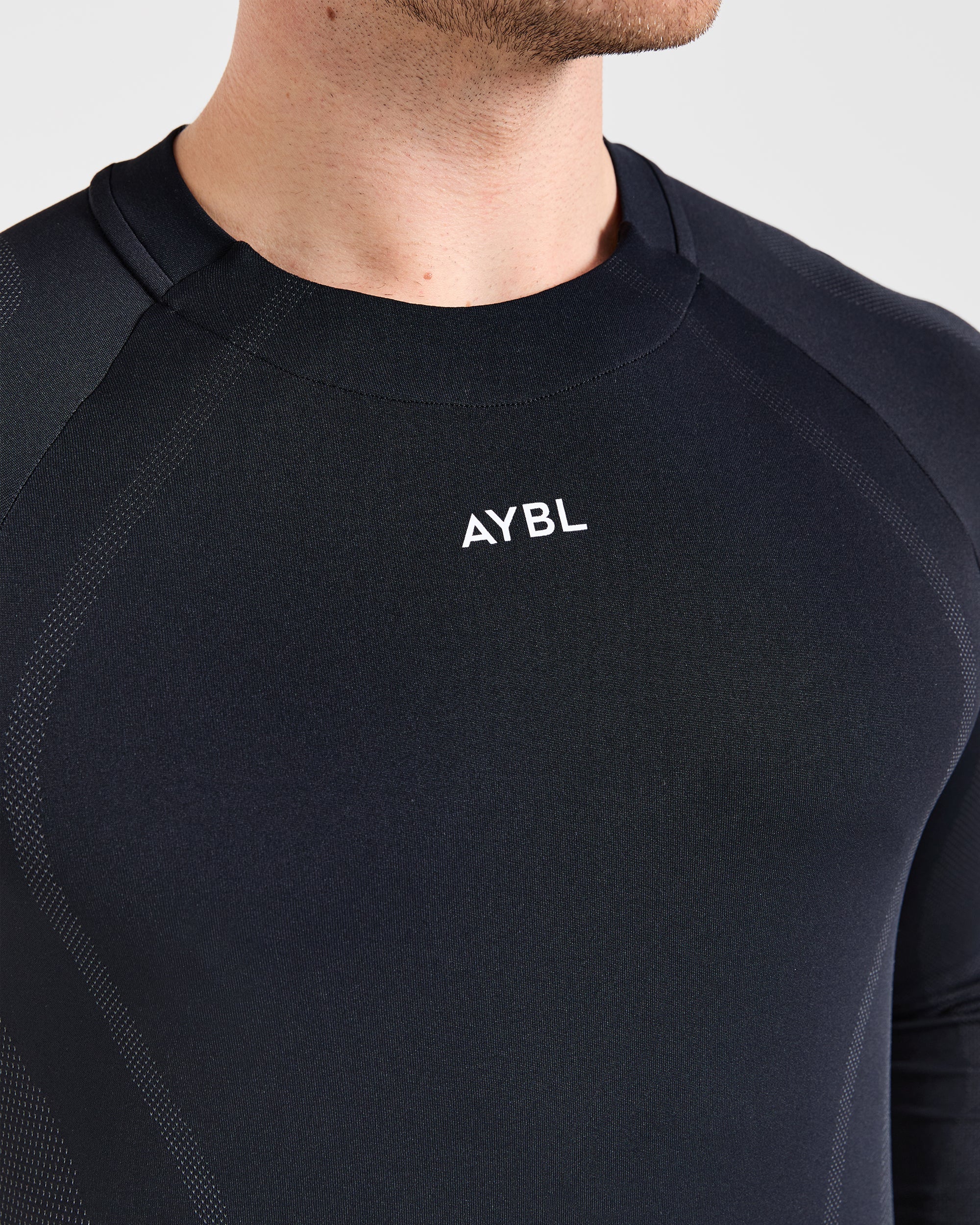 Attain Seamless Long Sleeve T Shirt - Black