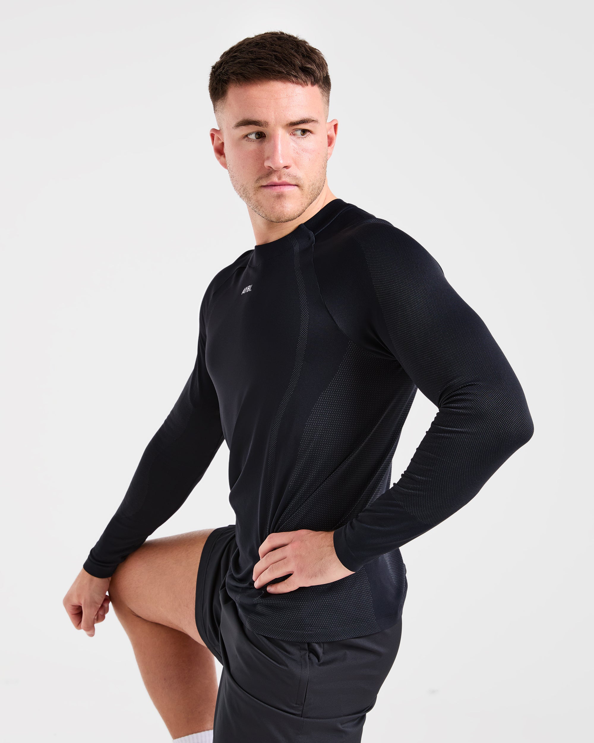 Attain Seamless Long Sleeve T Shirt - Black