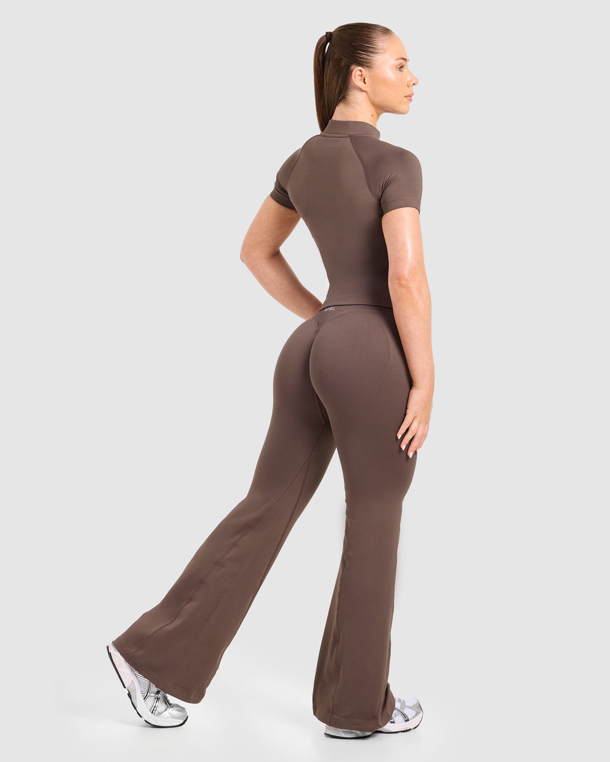 Enhance Seamless Short Sleeve Zip Up Jacket - Brown