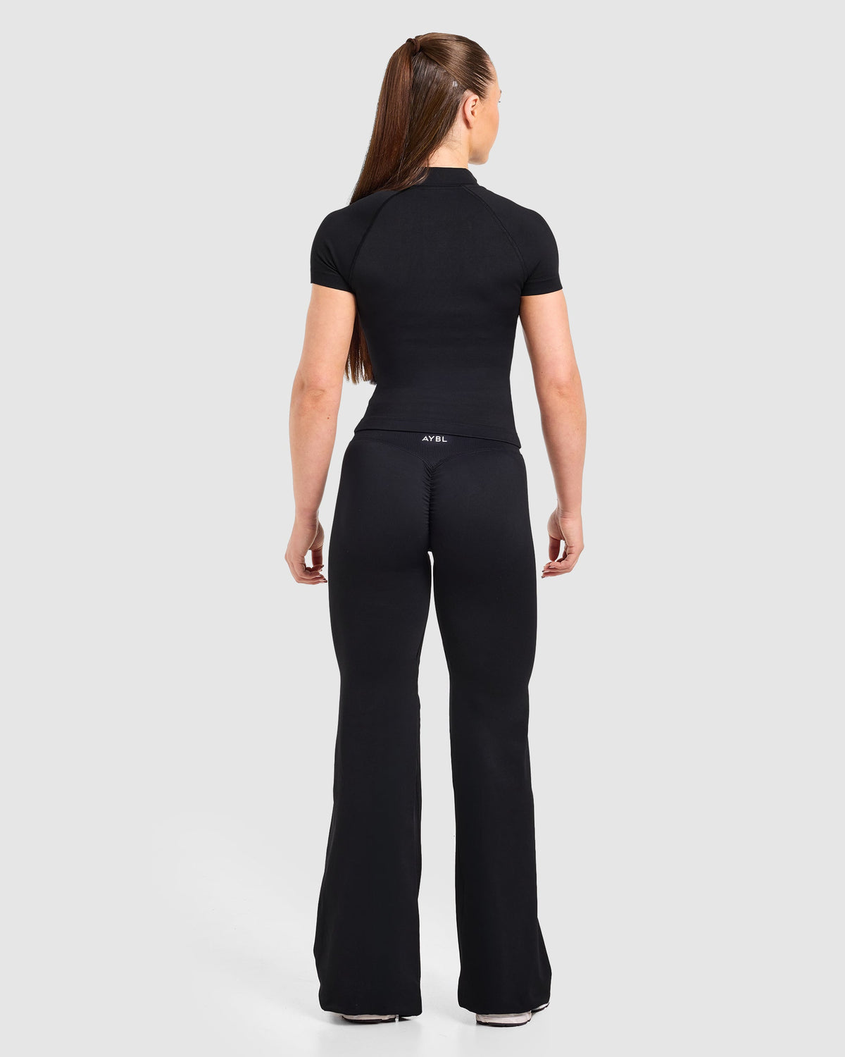 Enhance Seamless Short Sleeve Zip Up Jacket - Black