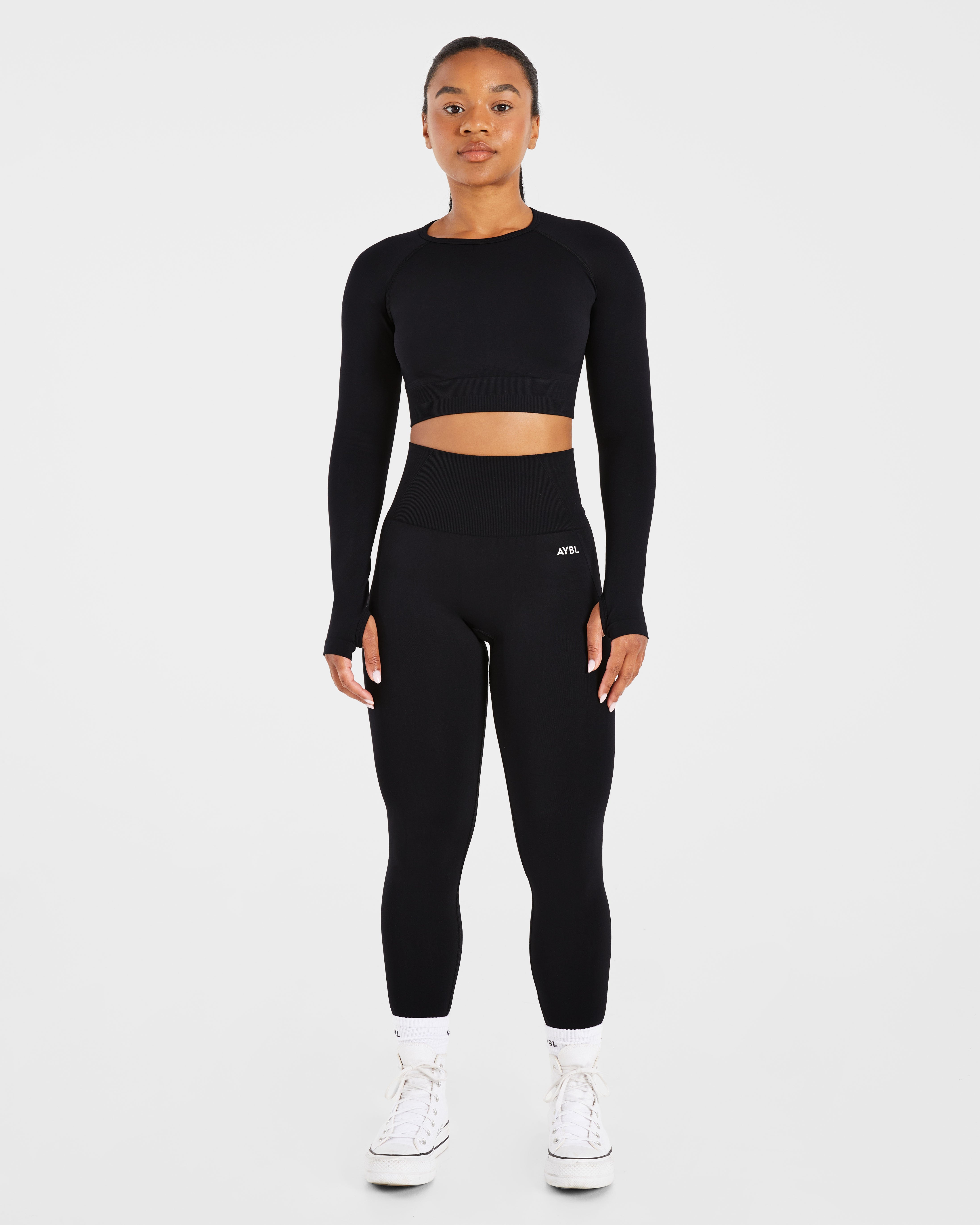Empower Nahtloses Langarm-Crop-Top – Schwarz