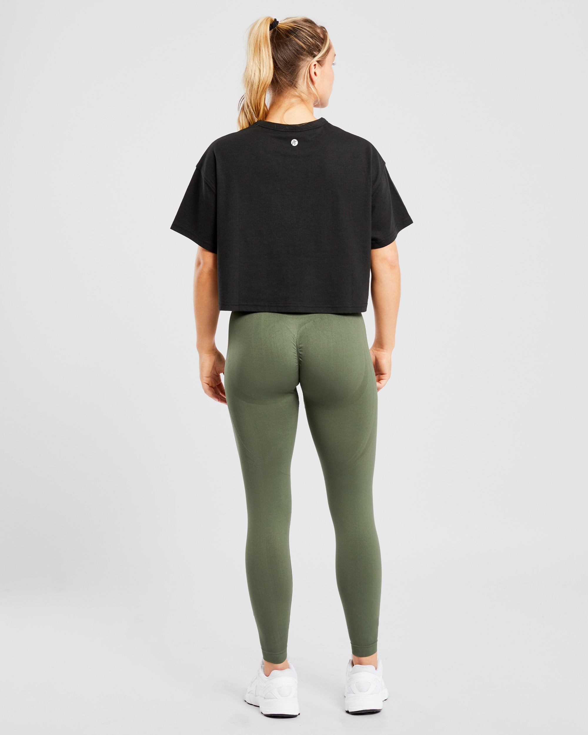 Essential übergroßes Crop-T-Shirt – Schwarz