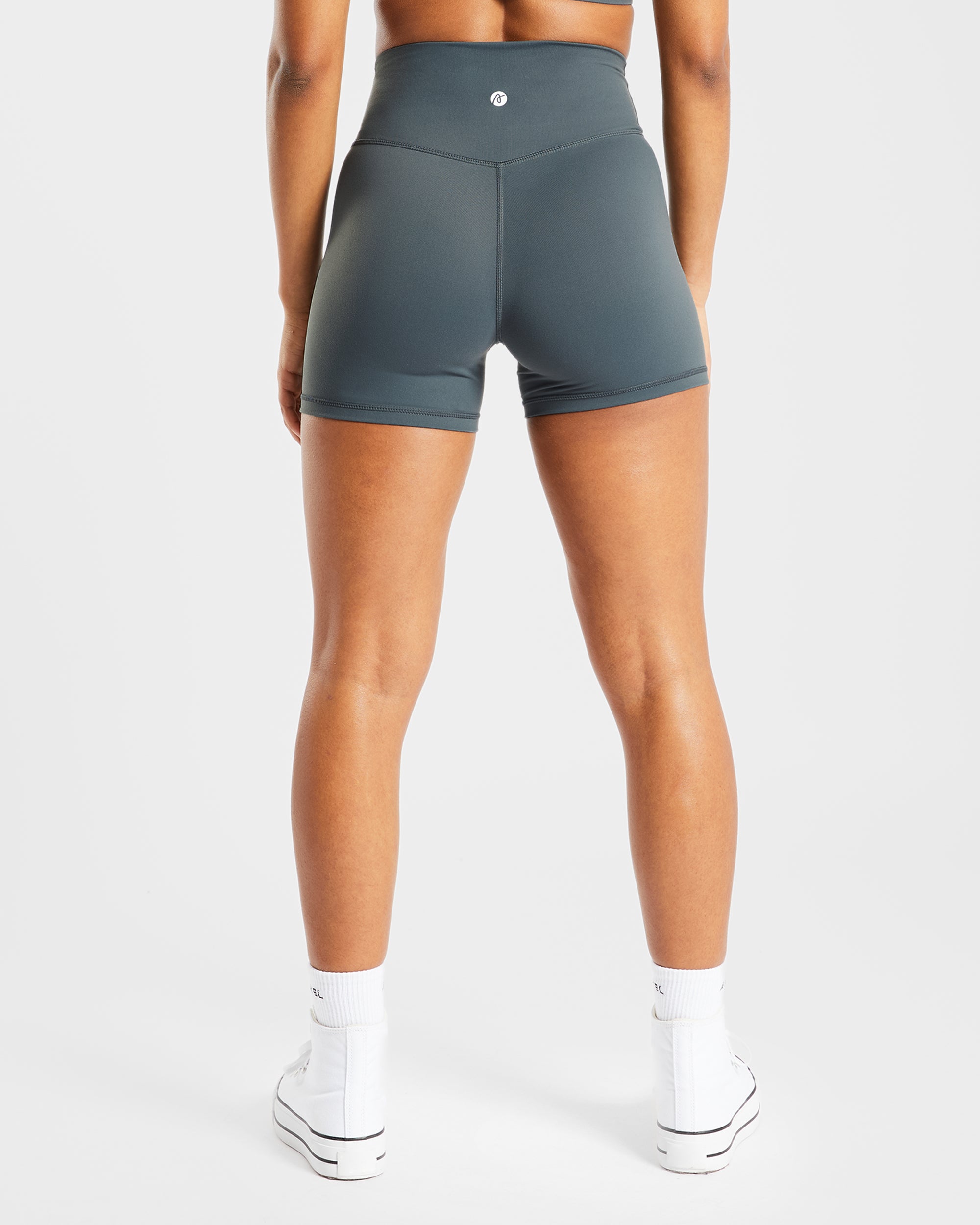 Core Shorts – Asphaltgrau