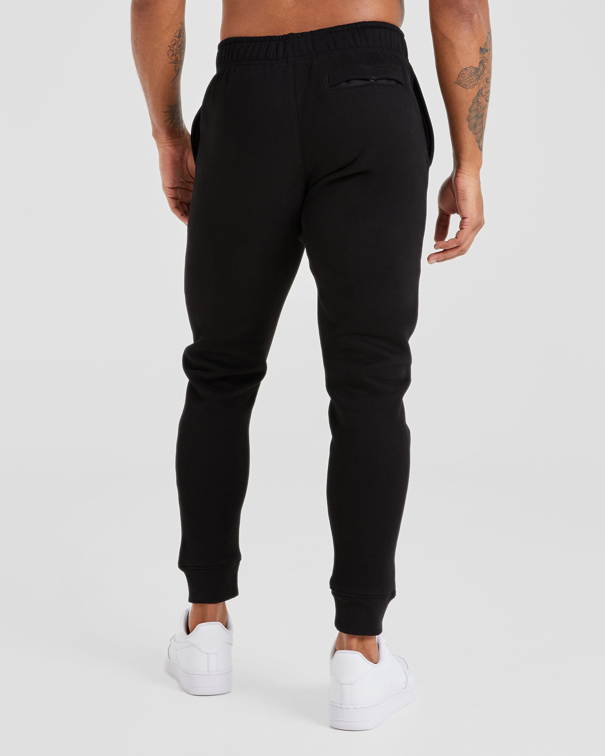 Essential Jogginghose – Schwarz