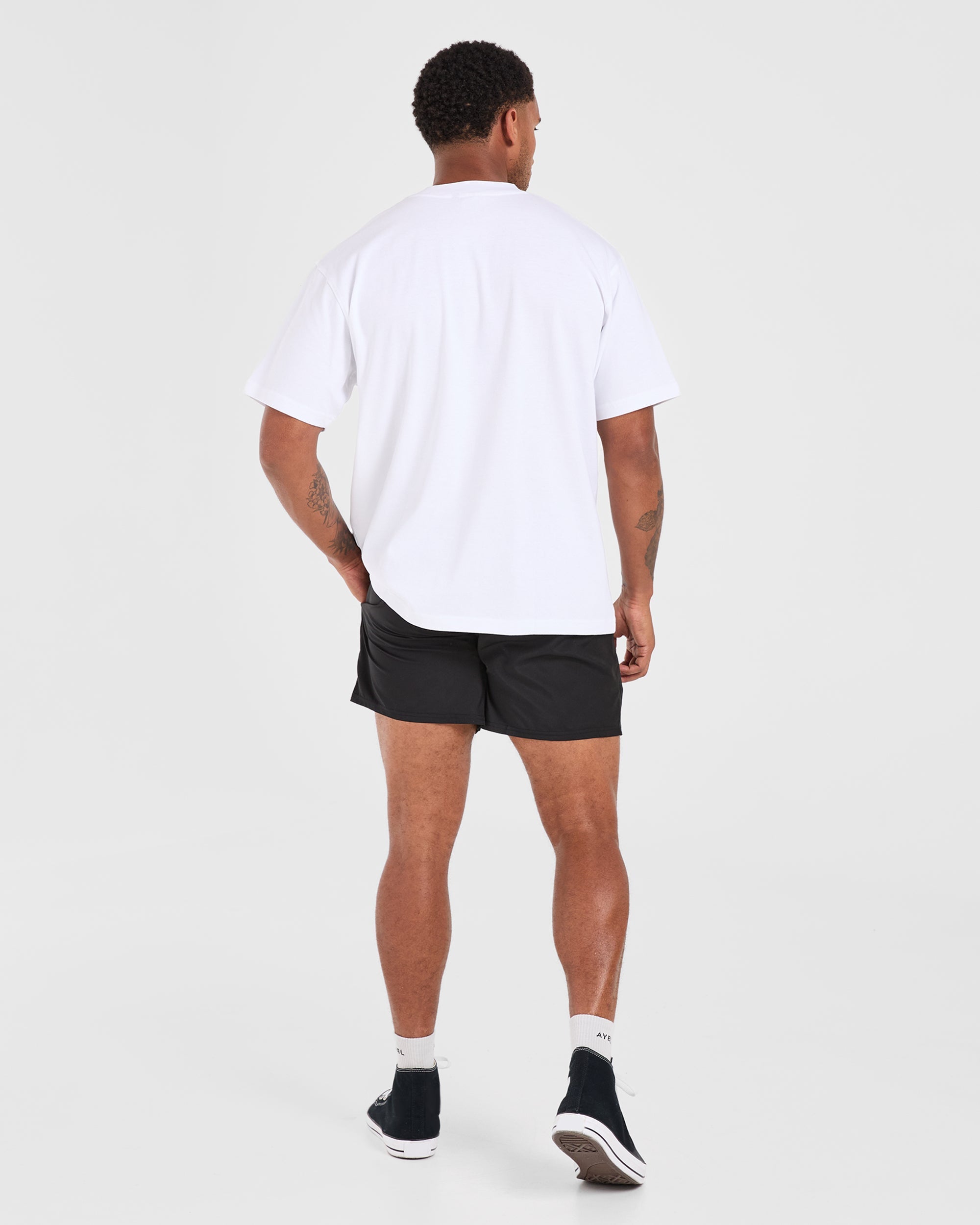 Core 5" Shorts – Schwarz