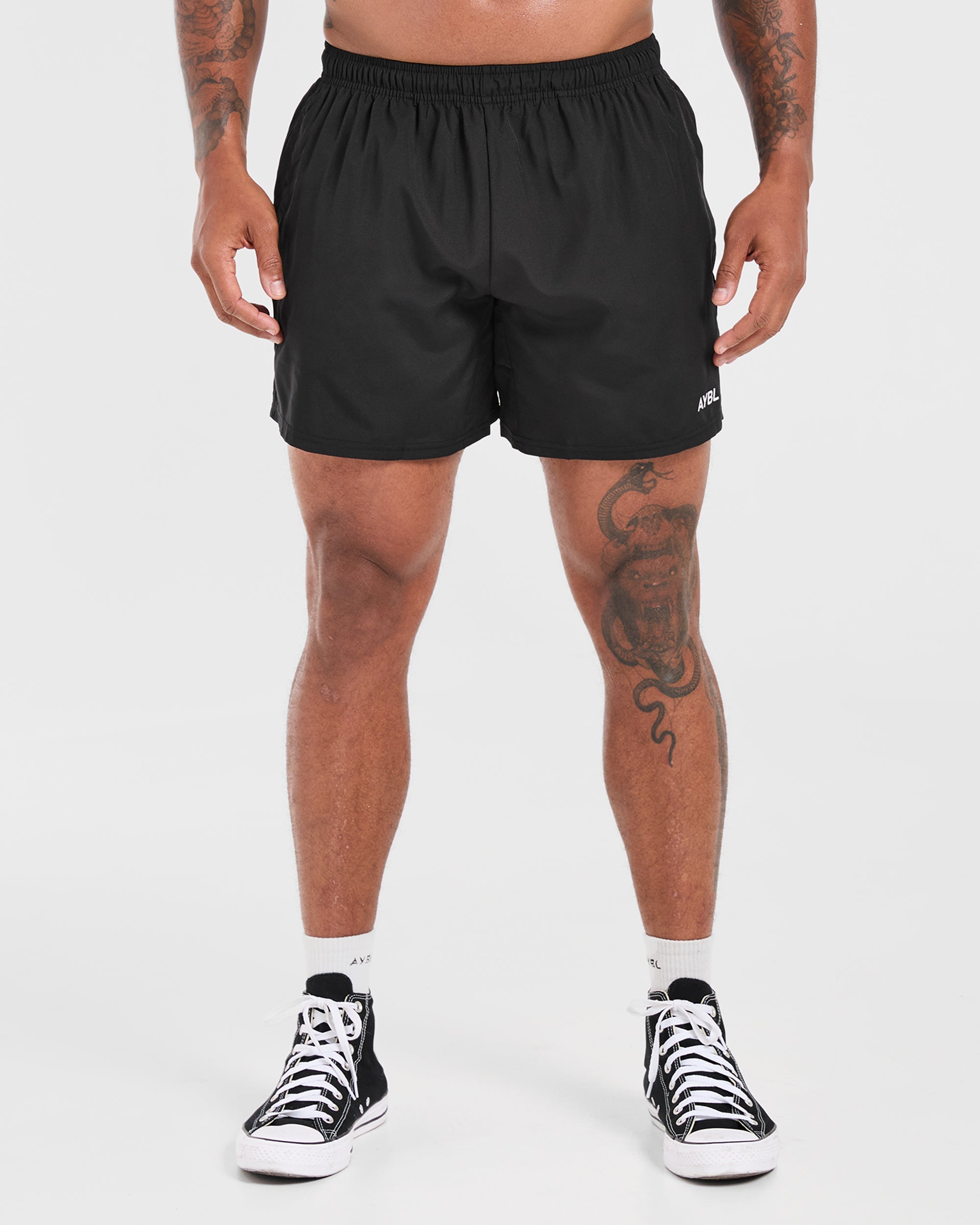 Core 5" Shorts – Schwarz