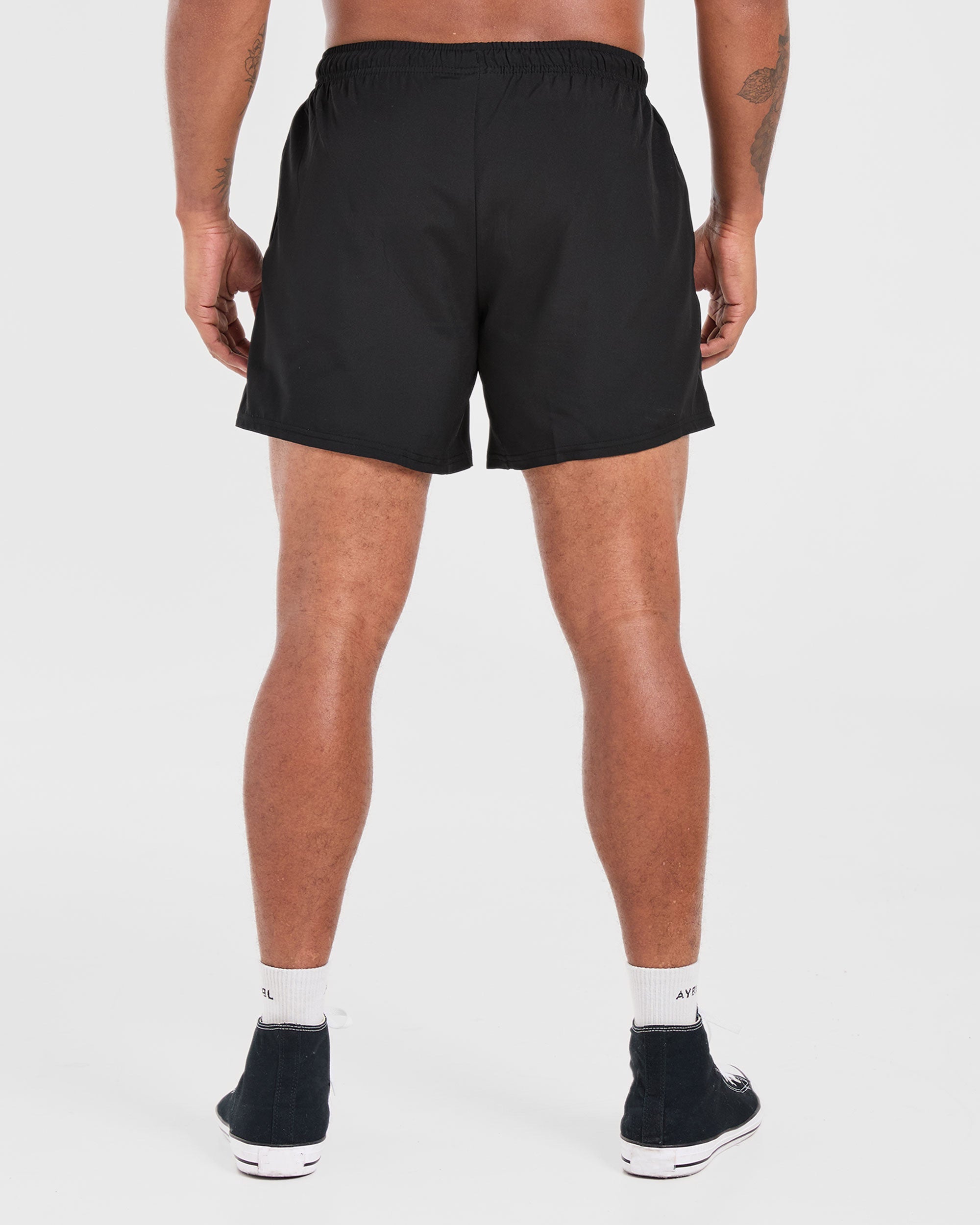 Core 5" Shorts – Schwarz