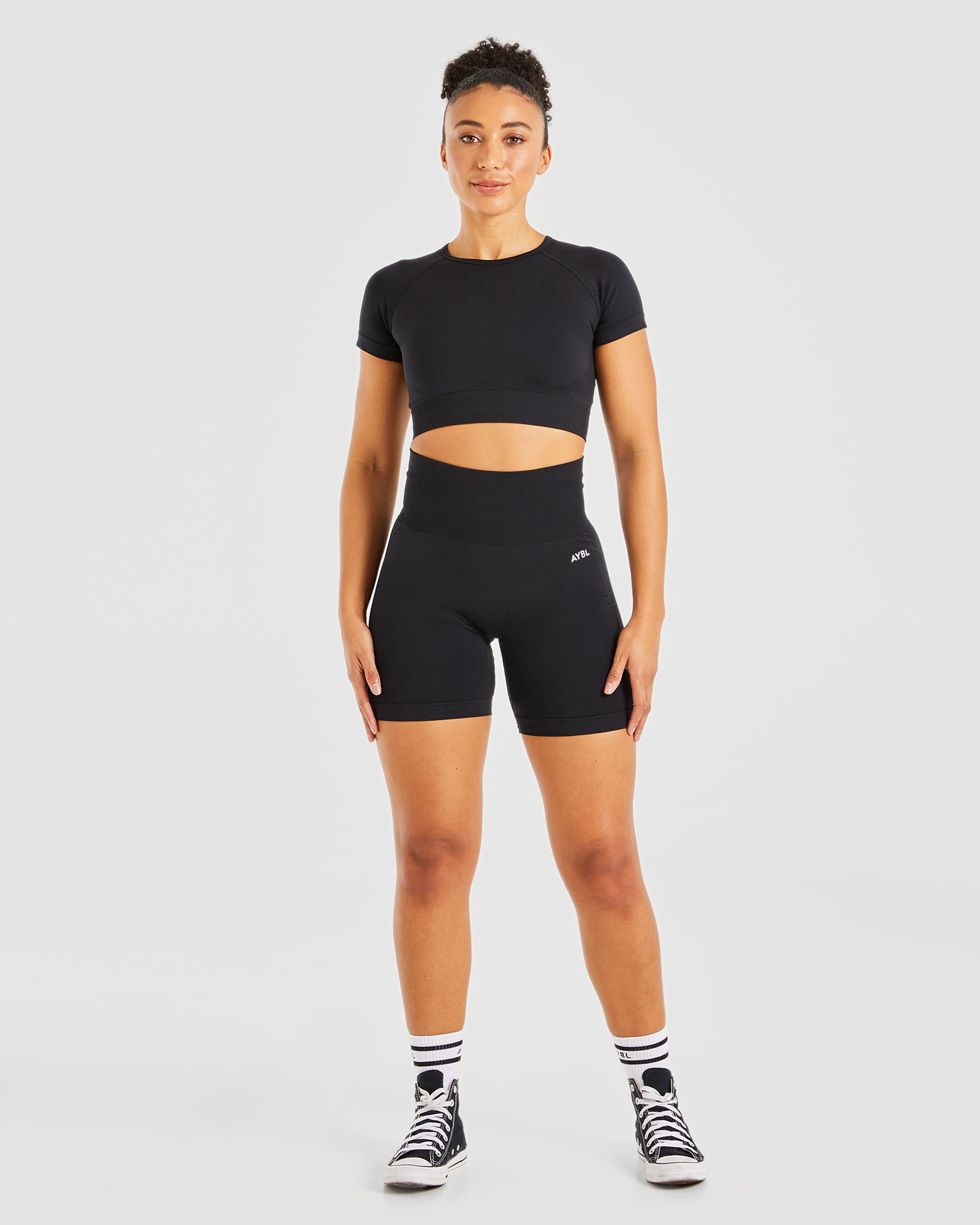 Nahtloses Empower-Crop-Top – Schwarz