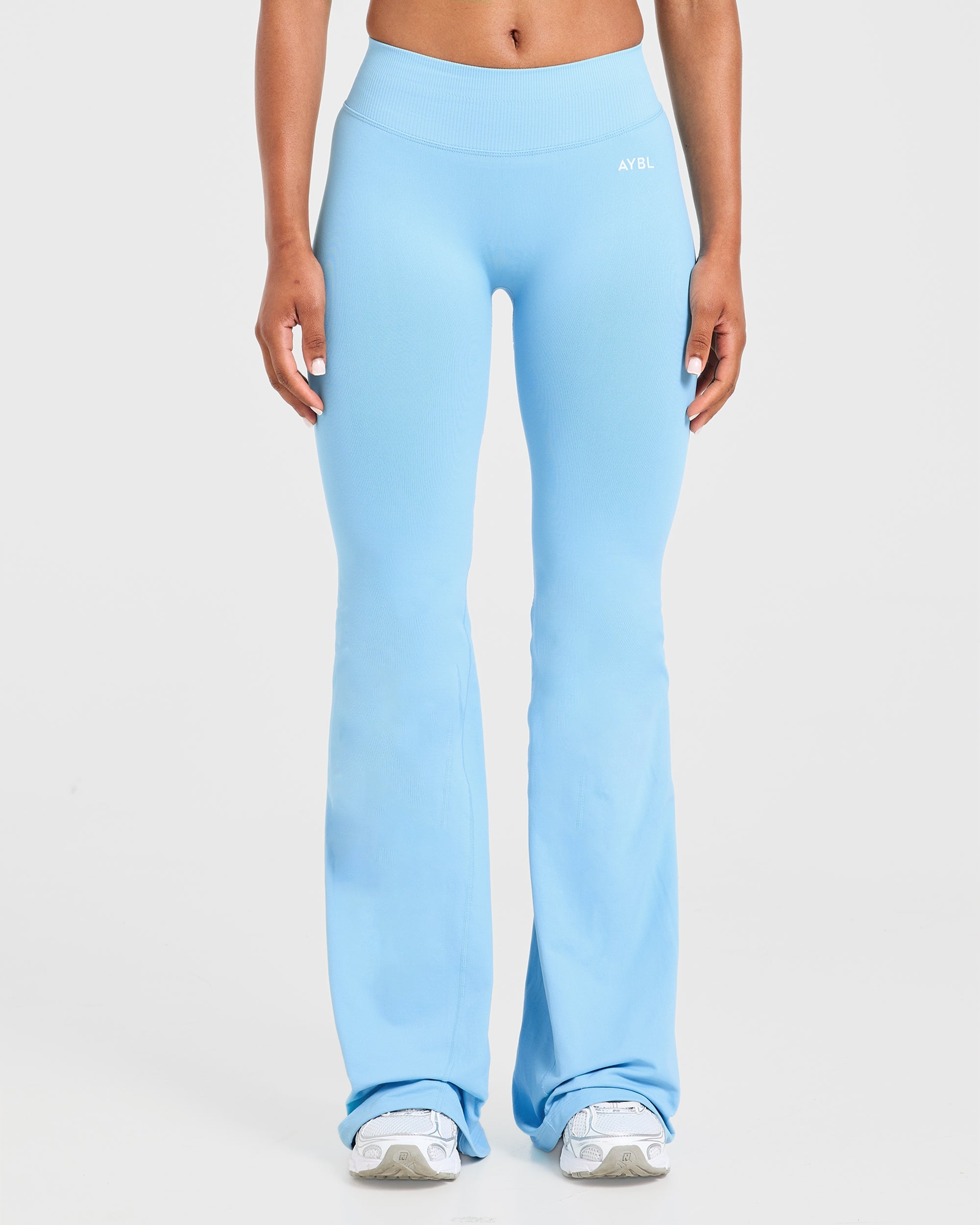 Enhance Seamless Flared Leggings - Powder Blue