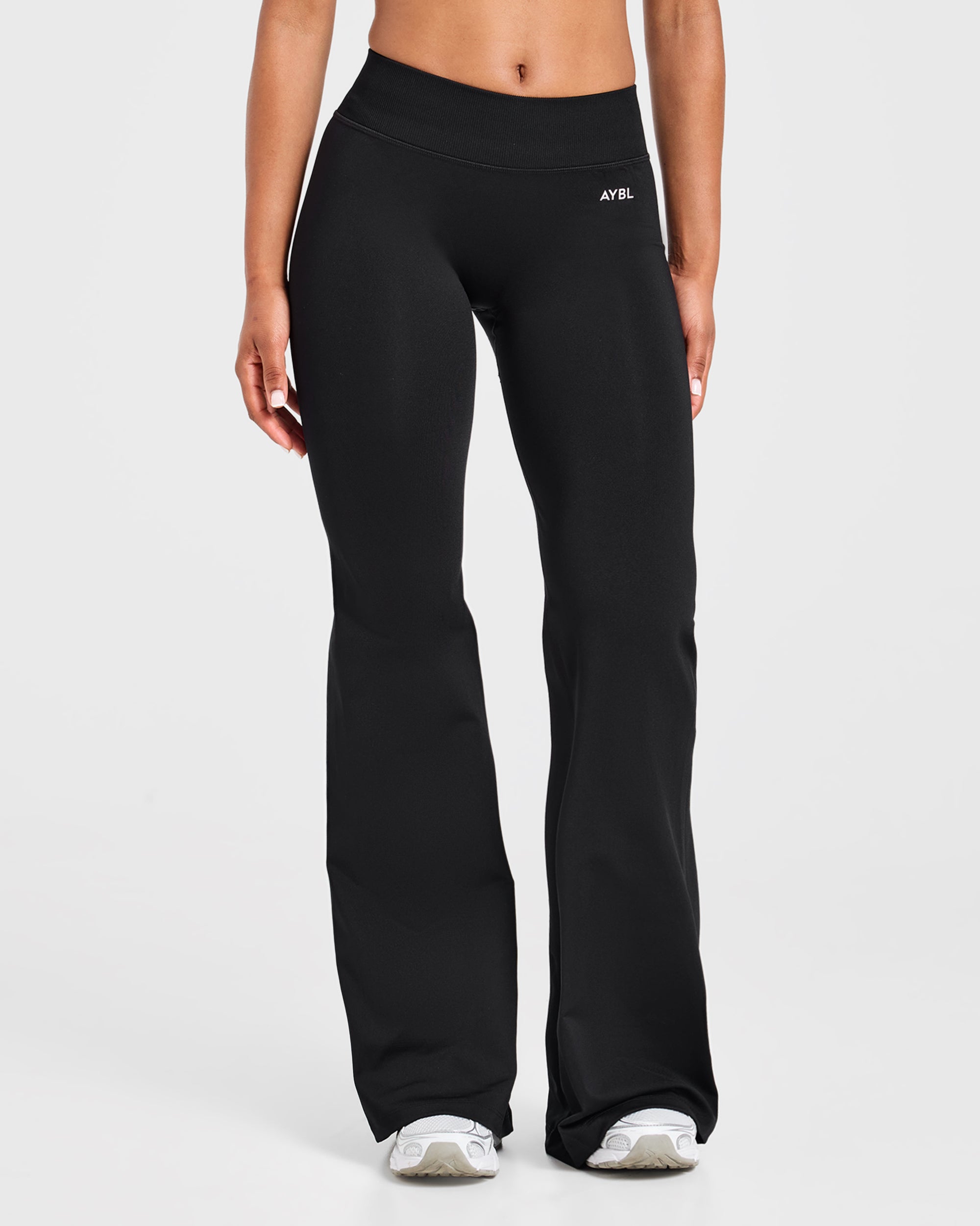 Adapt Seamless Flared Leggings - Black
