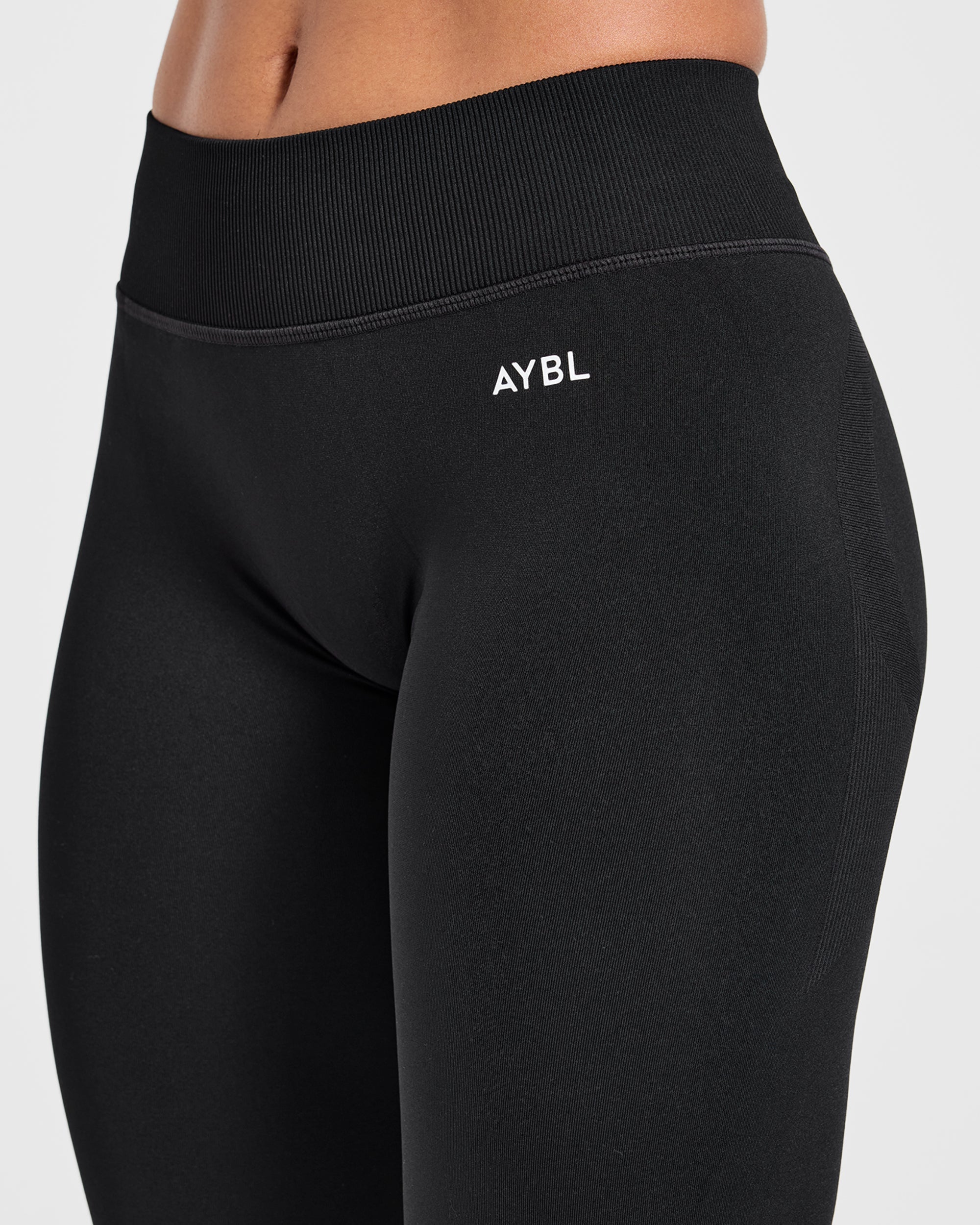 Adapt Seamless Flared Leggings - Black