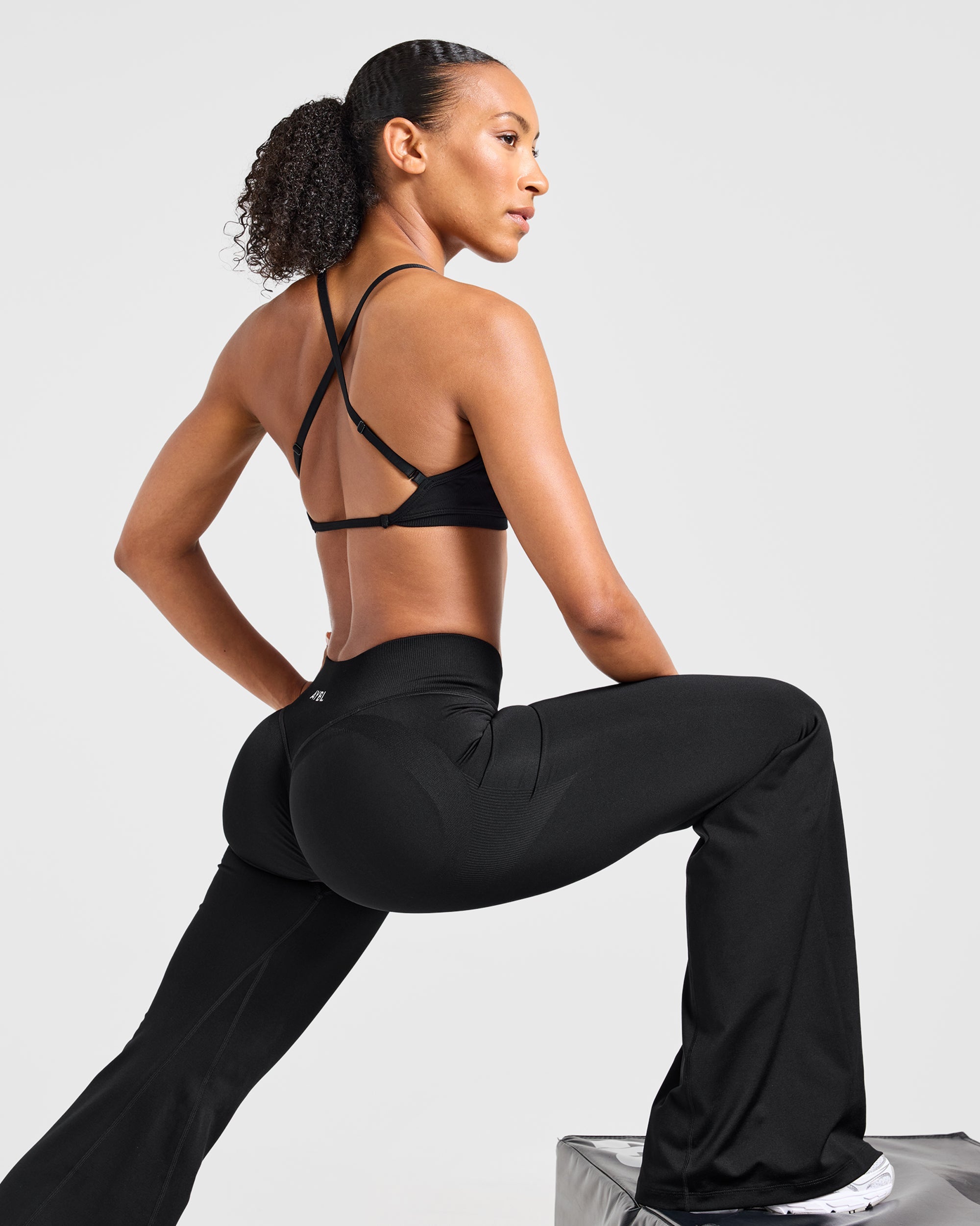 Adapt Seamless Flared Leggings - Black