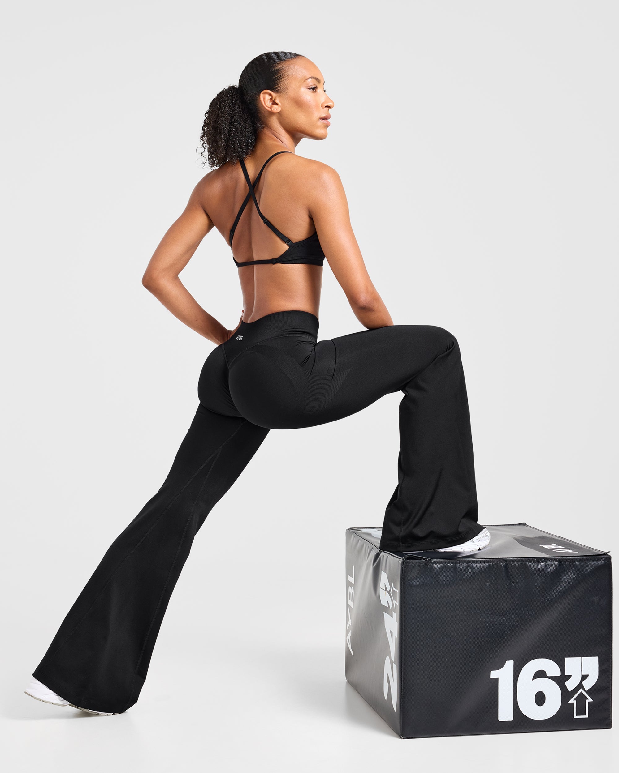 Adapt Seamless Flared Leggings - Black