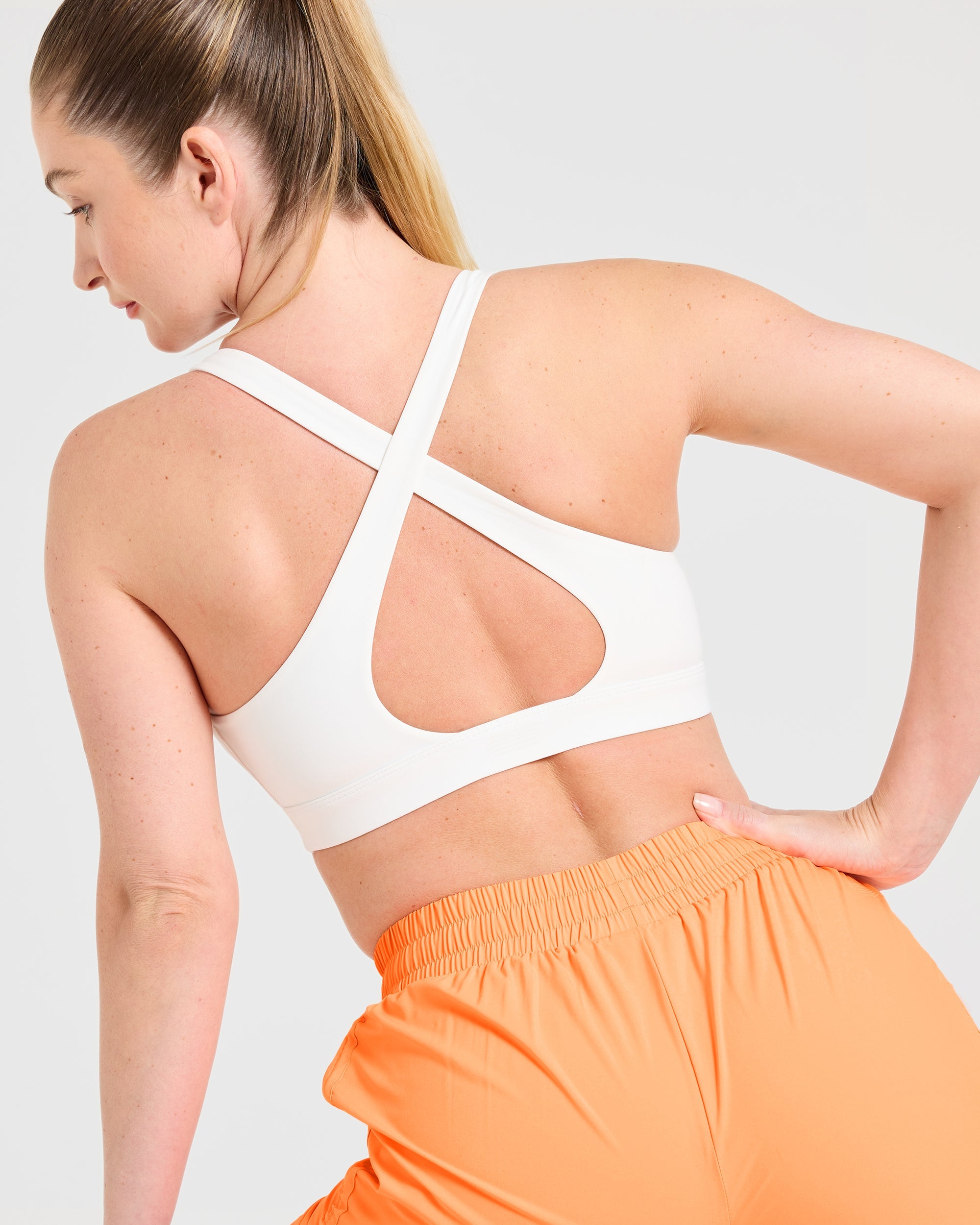 Run Cross Back Sports Bra - White