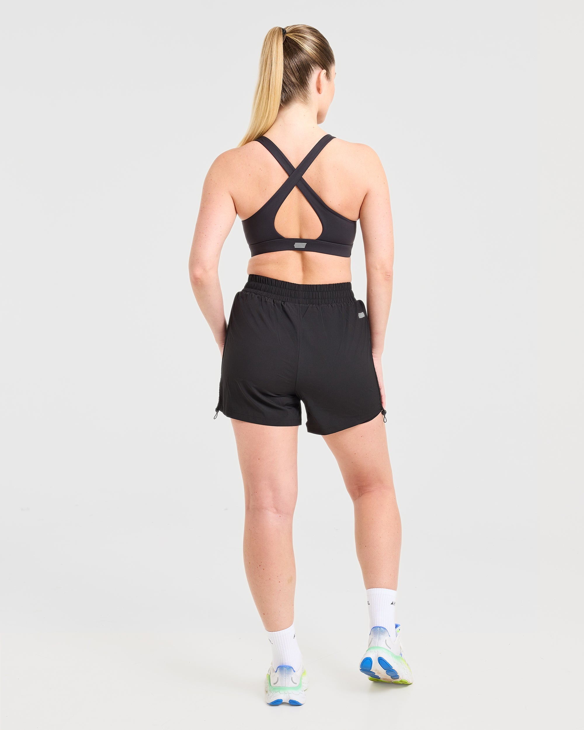 Run Cross Back Sports Bra - Black