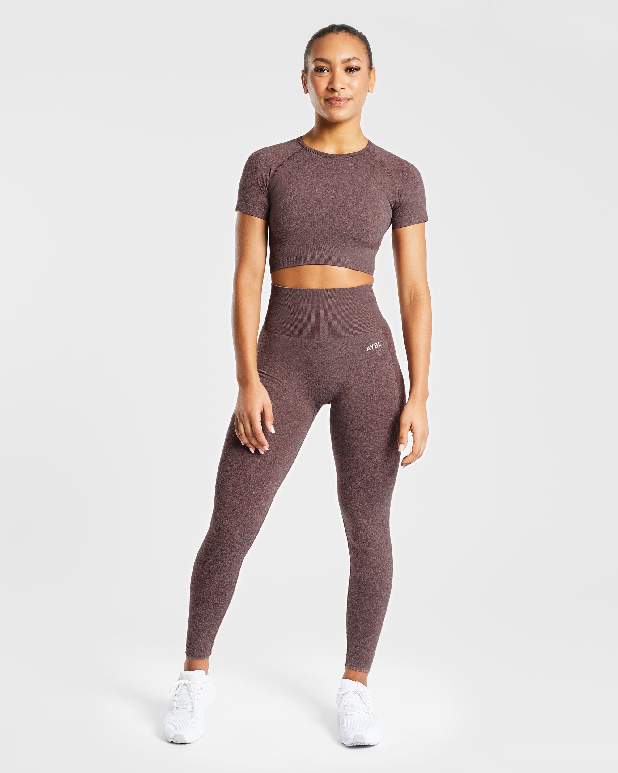 Nahtloses Empower-Crop-Top – Braun meliert