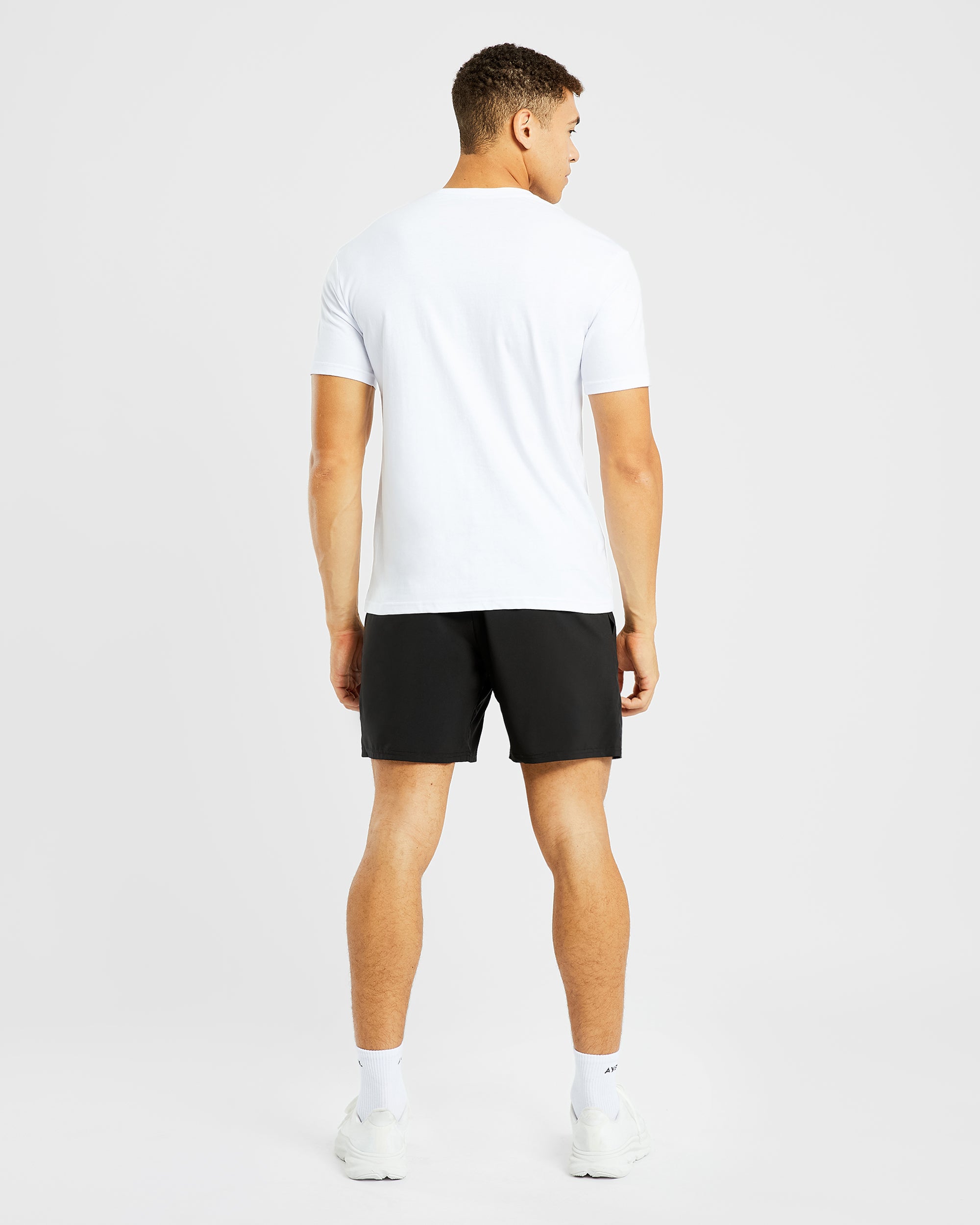 Core 7" Shorts – Schwarz