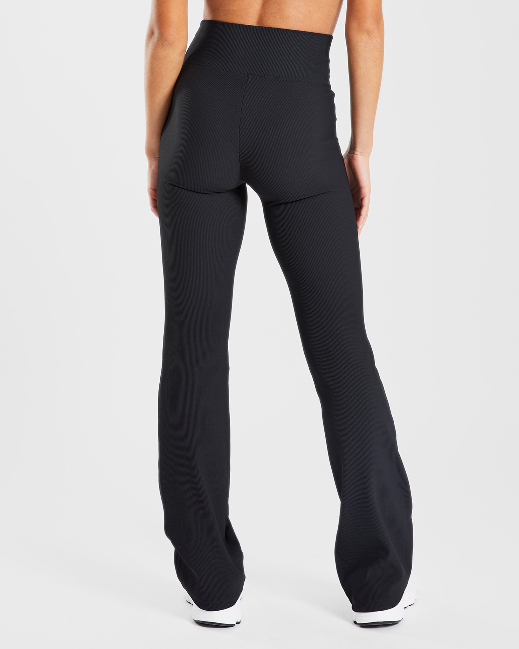 Gerippte, ausgestellte Leggings „Sculpt“ - Schwarz