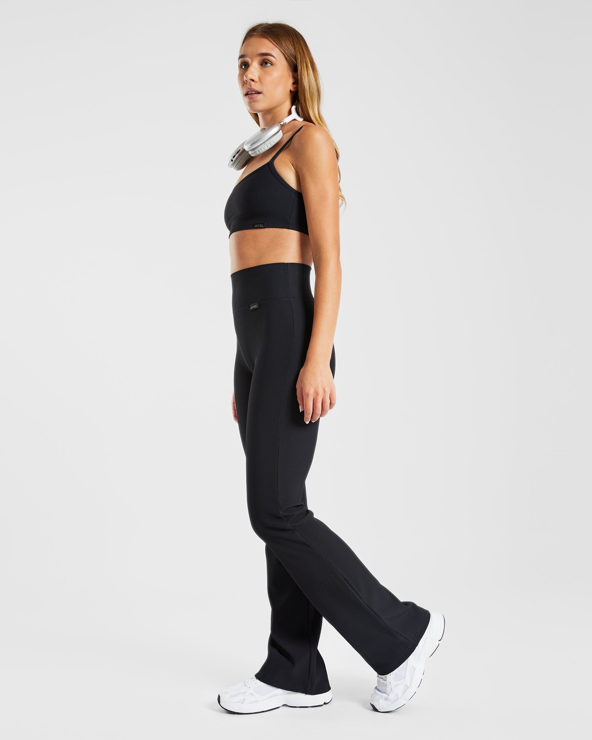 Gerippte, ausgestellte Leggings „Sculpt“ - Schwarz