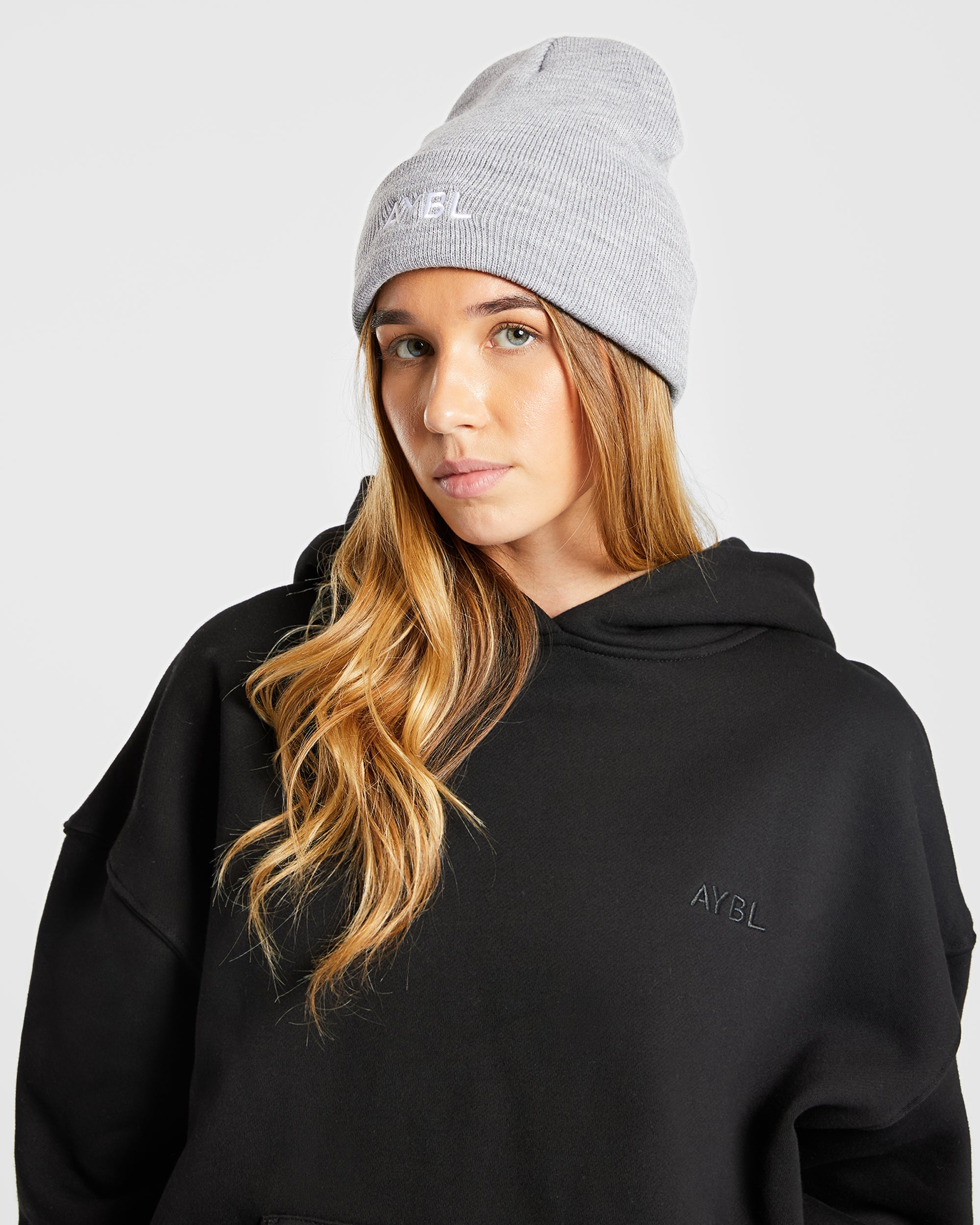 Bestickte Beanie-Mütze – Grau meliert