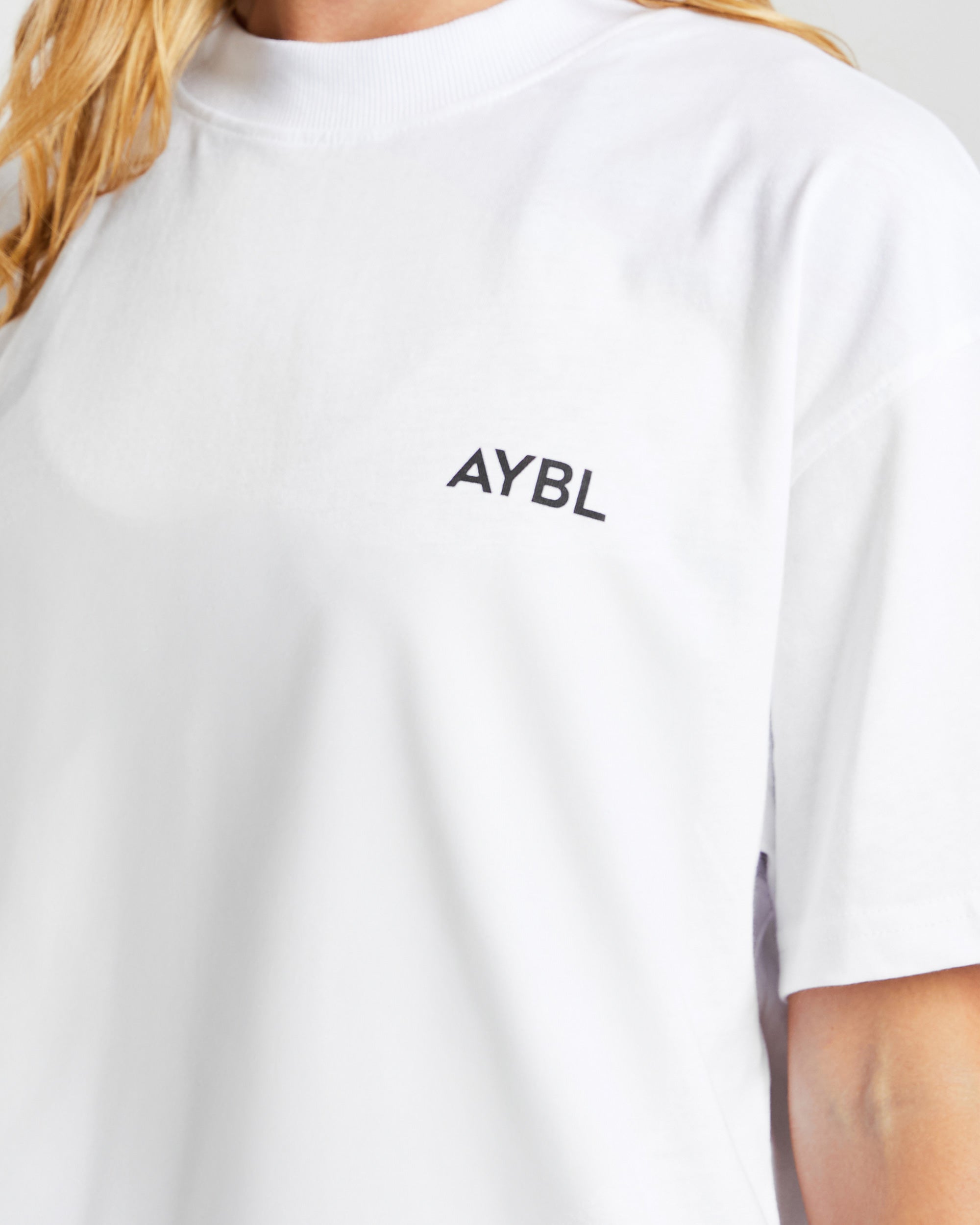 AYBL Club Übergroßes T-Shirt – Weiß