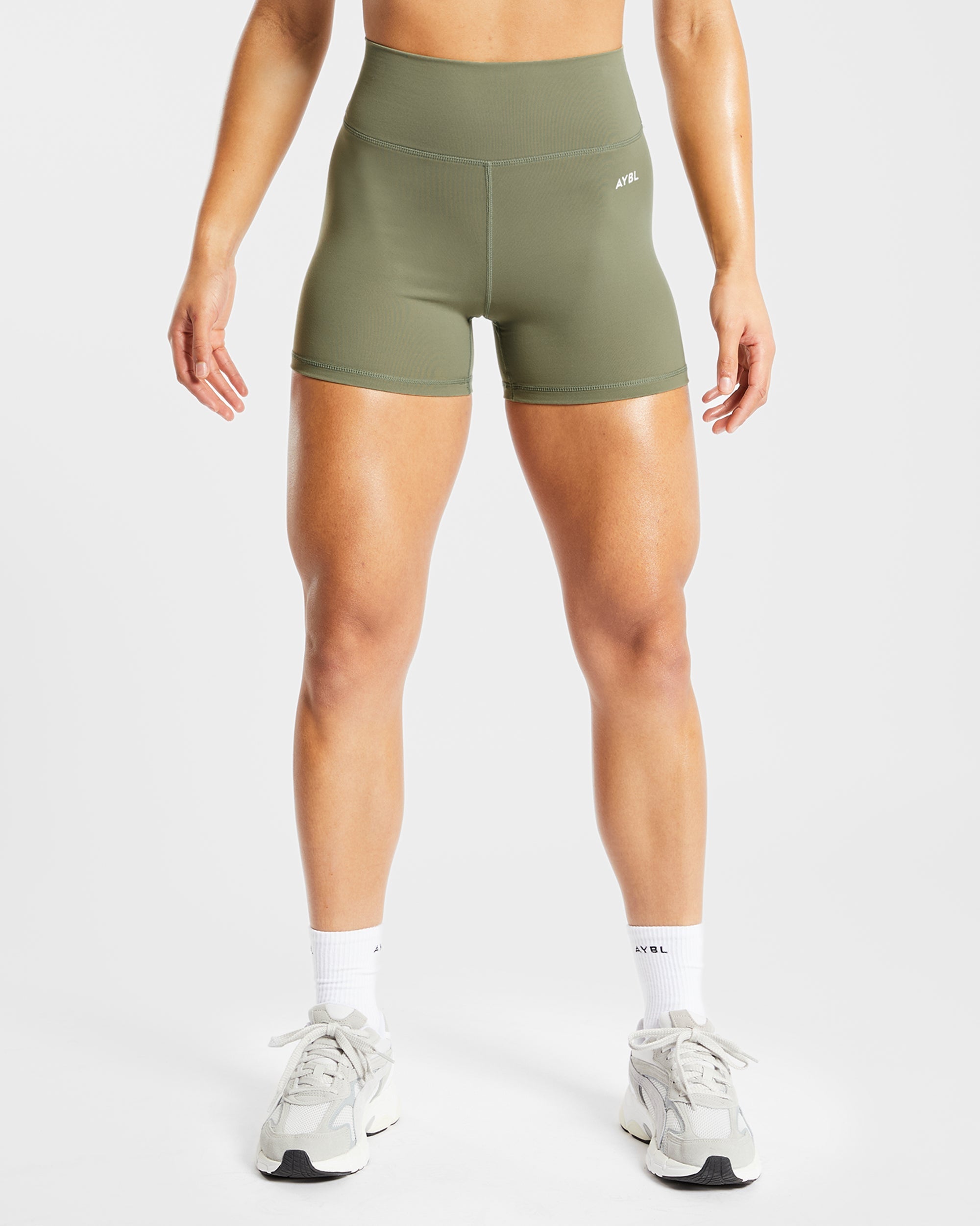 Core Shorts – Oliv