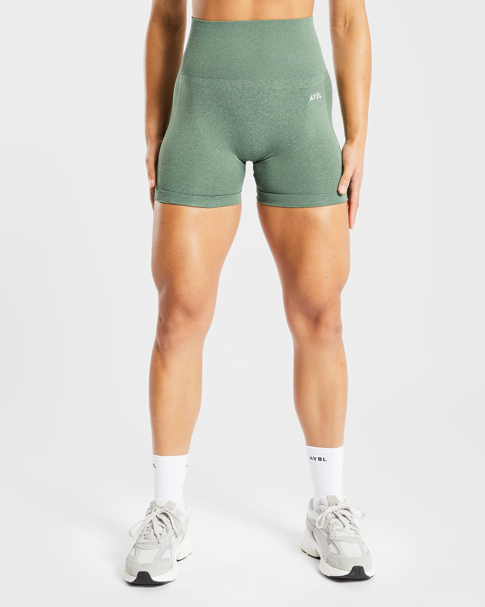 Nahtlose Empower-Shorts – Olivgrün