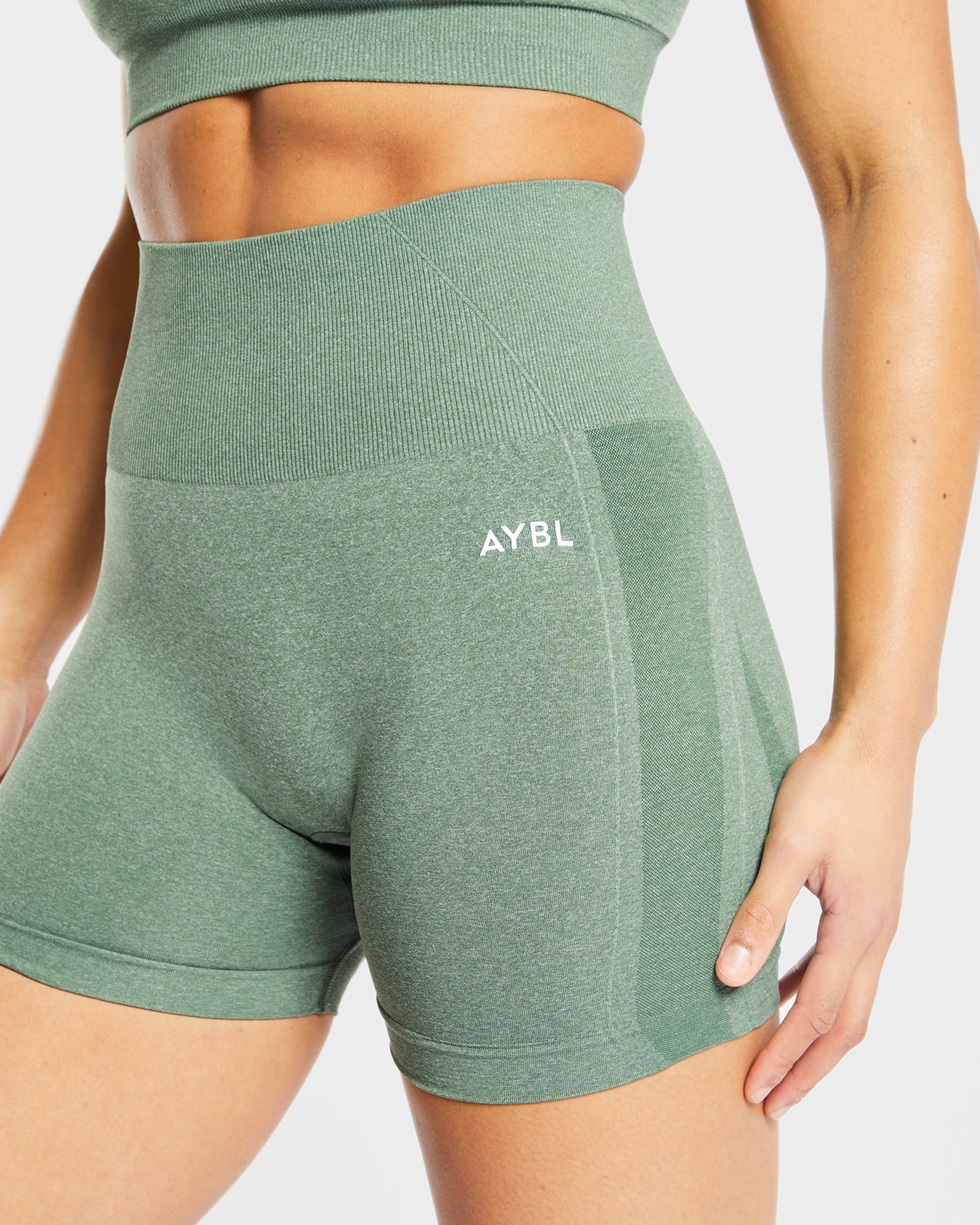 Nahtlose Empower-Shorts – Olivgrün